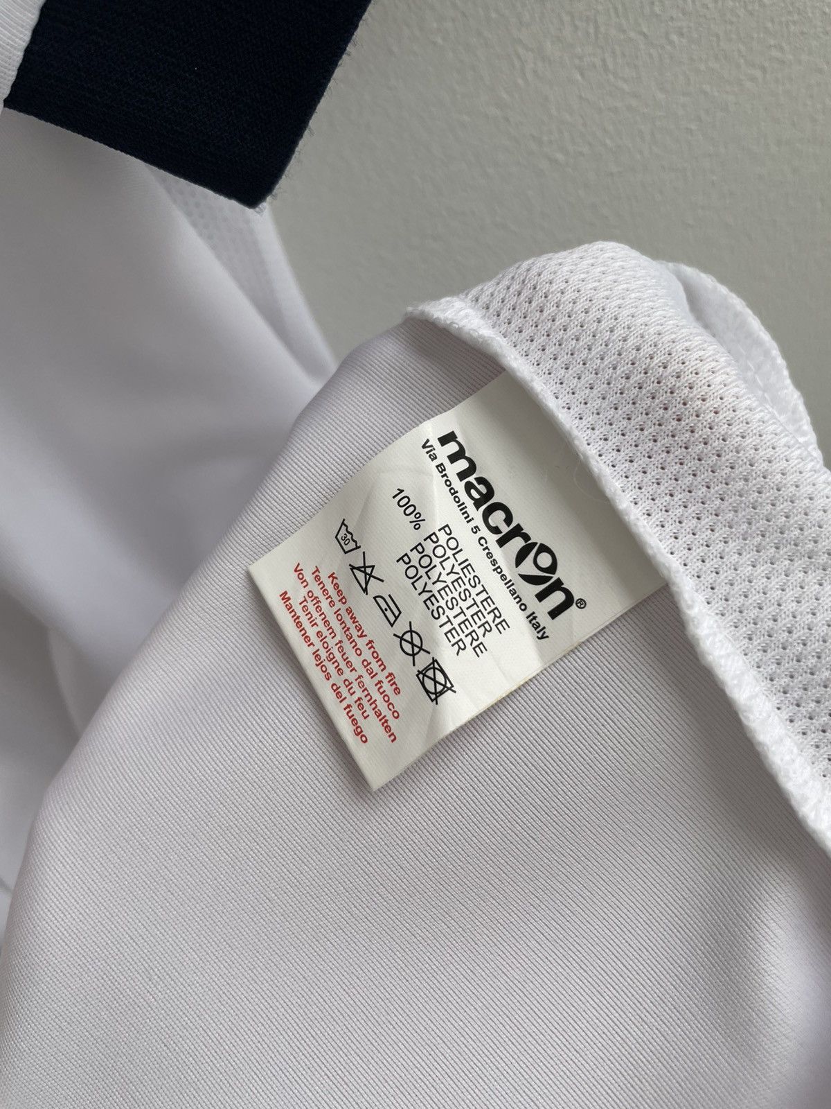 Macron Bolton 2015 2016 Home Football Shirt Soccer Jersey Macron Size US L / EU 52-54 / 3 - 13 Thumbnail