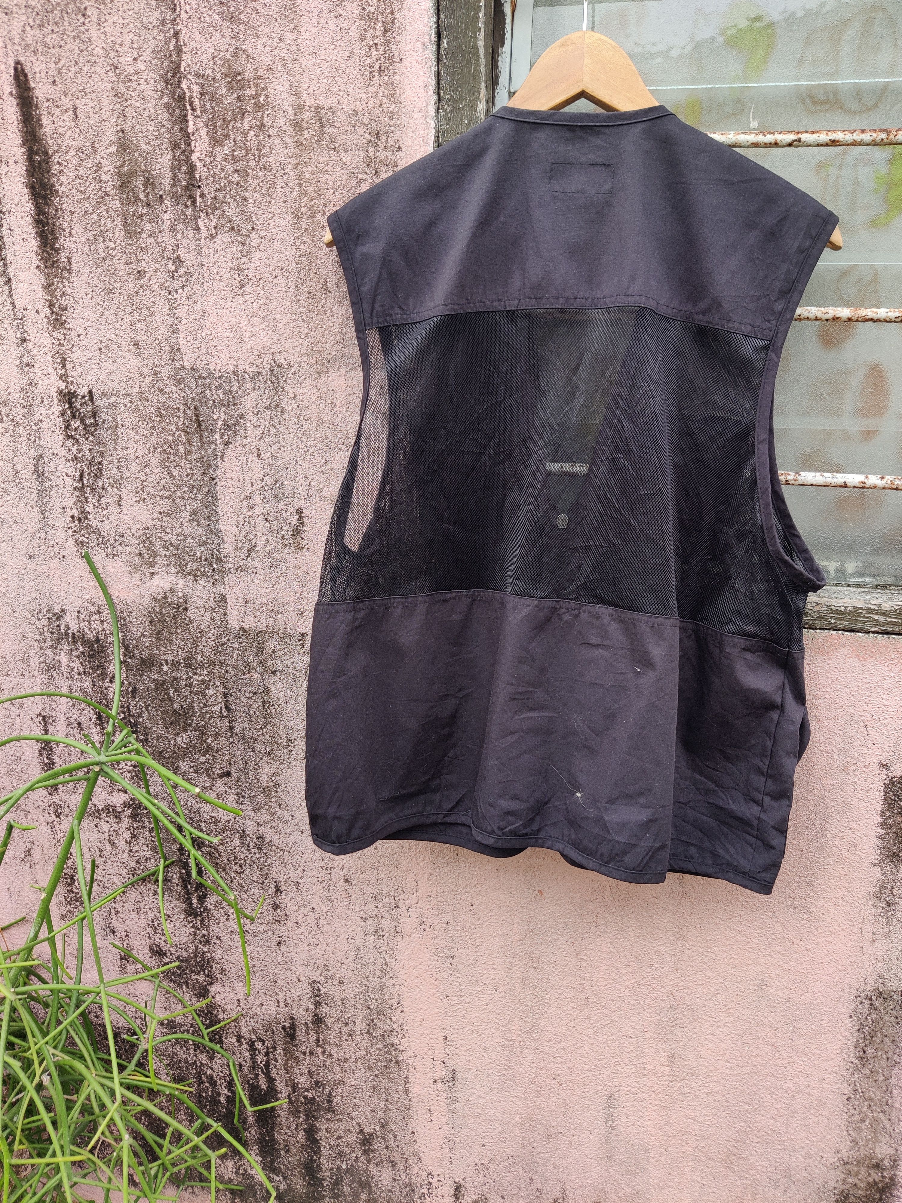 Japanese Brand Vintage Funnele Mountain Tactical Fish Net Vest Jacket Size US L / EU 52-54 / 3 - 5 Thumbnail