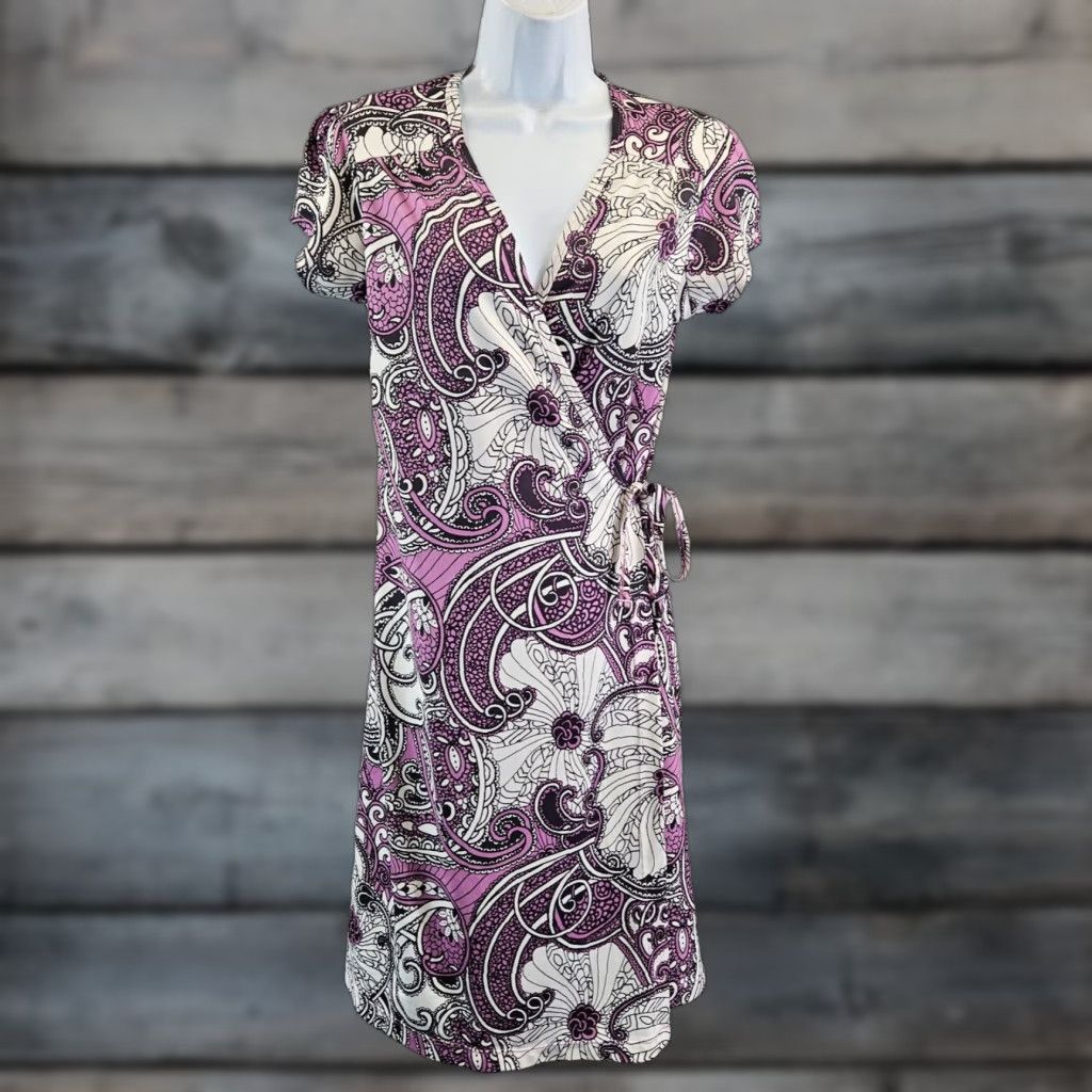 Athleta Athleta Womens Wrap Dress Sz Small Purple White Paisley Short Sleeve Size 28" / US 6 / IT 42 - 1 Thumbnail