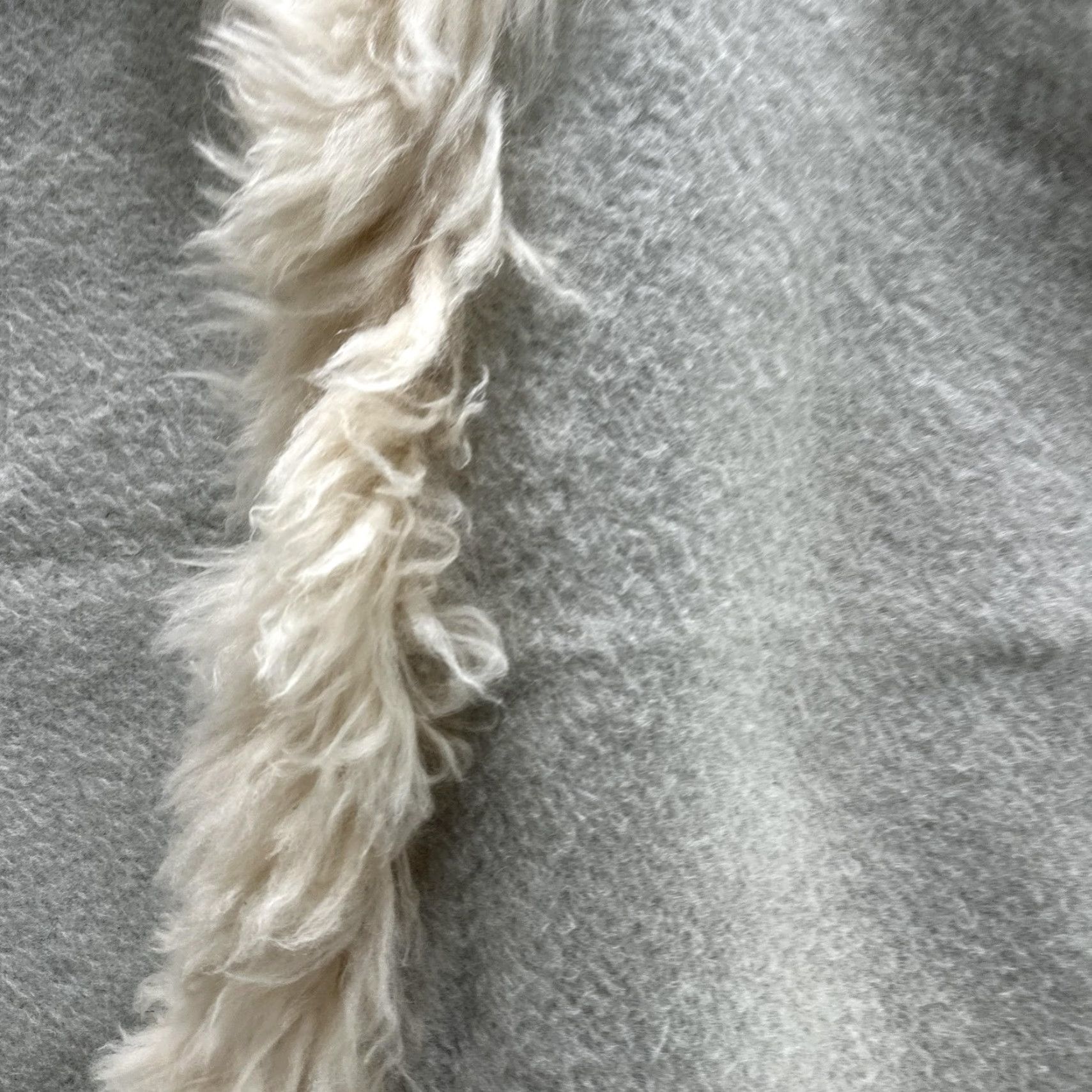 Vintage VINTAGE Handmade Alpaca Wool Poncho Womens One Size Cream Fur Trim Cape Shawl Wrap Size ONE SIZE - 7 Thumbnail