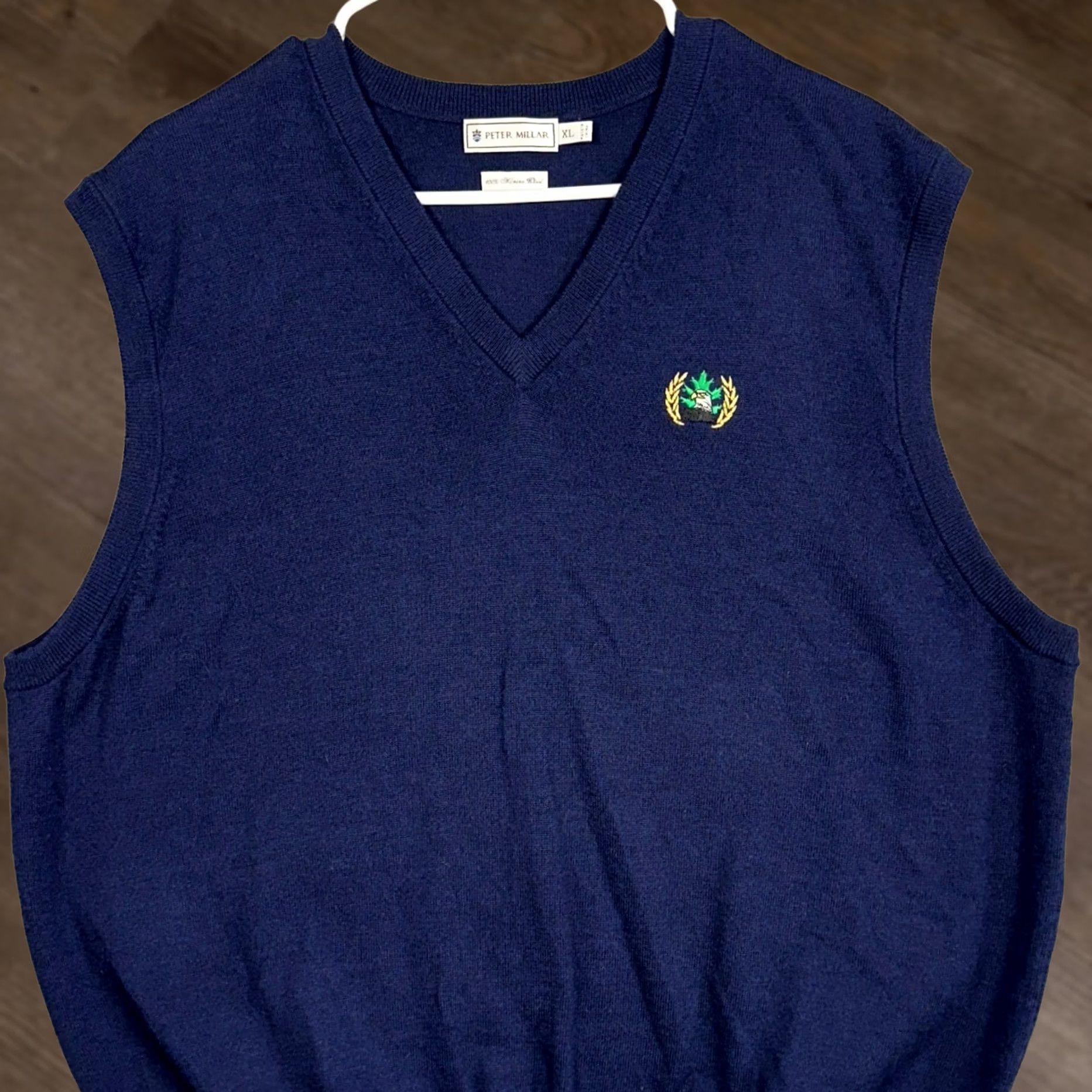 Peter Millar Peter Millar Sweater Vest Mens XL Navy Blue V-Neck Knit Lightweight Wool Embroidered Crest Business Casual Golf Size US XL / EU 56 / 4 - 1 Thumbnail