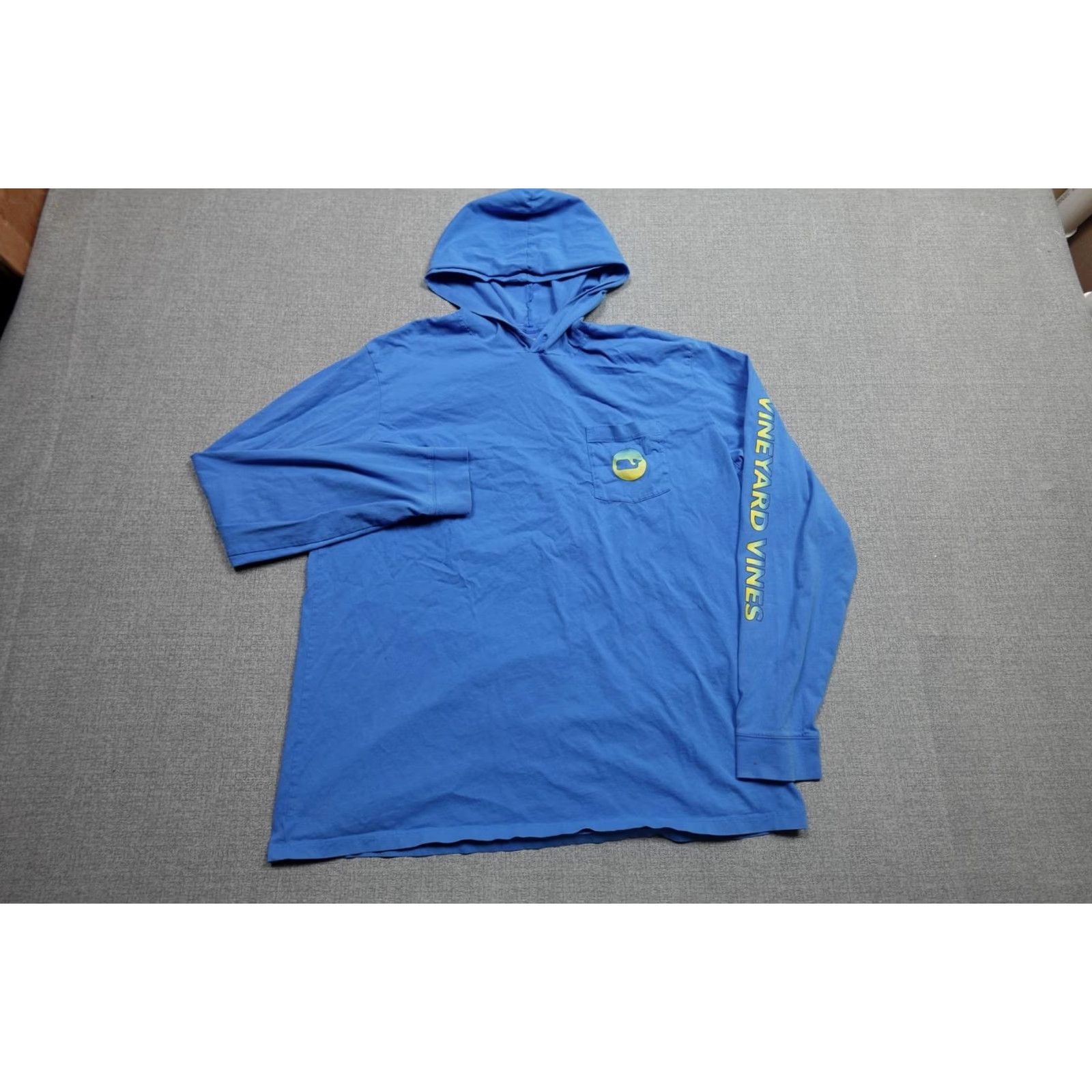 Vineyard Vines Vineyard Vines Sweatshirt Sweatshirt Men XL Blue Hooded Whale Graphic Long Sleeve Crew Neck Pullover Logo Pocket All Seasons Lightweight Tagless Size US XL / EU 56 / 4 - 3 Thumbnail