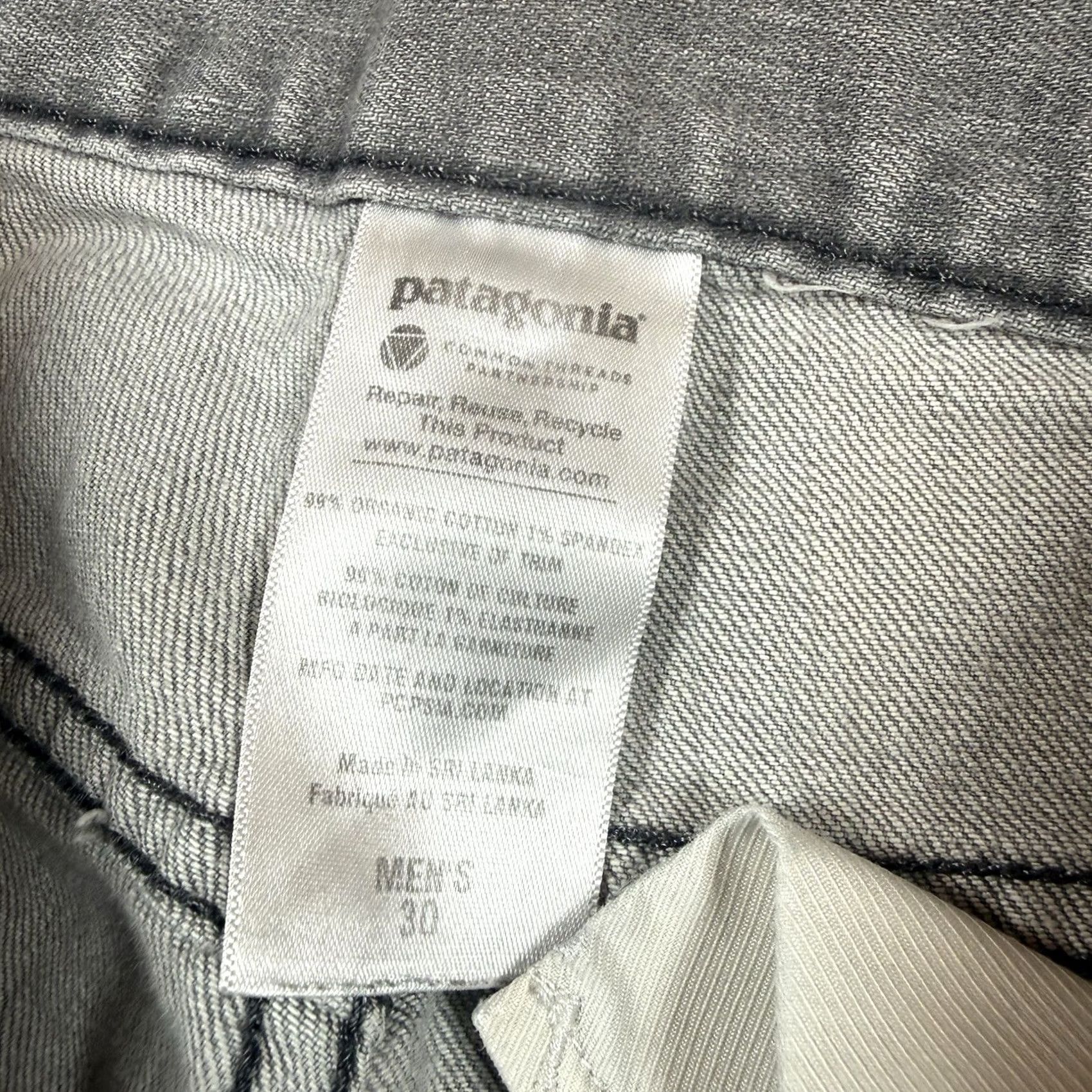 Patagonia VINTAGE Patagonia Jeans Grey Mens 30x30 Straight Distressed Inseam 30 Jeans Mens Straight Leg Distress Grey 30x30 Size US 30 / EU 46 - 6 Thumbnail