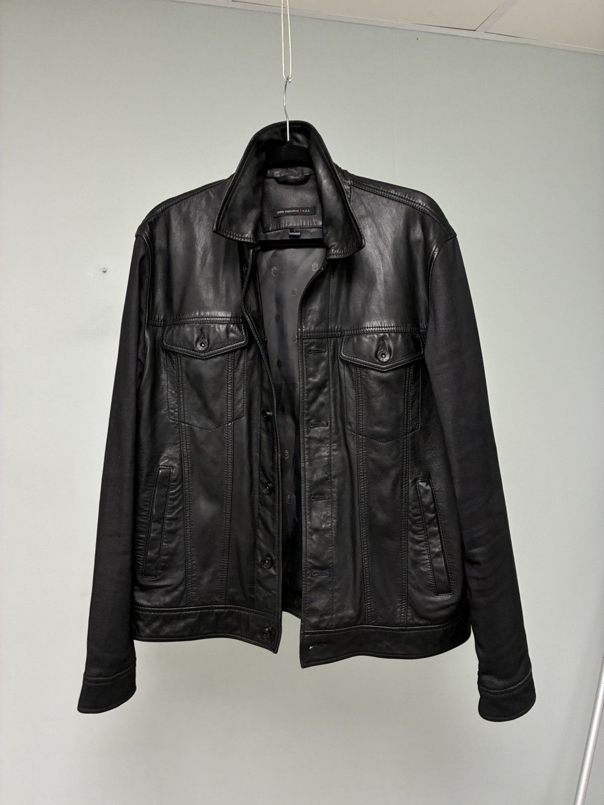 John Varvatos Mixed media leather trucker jacker large Size US L / EU 52-54 / 3 - 12 Thumbnail