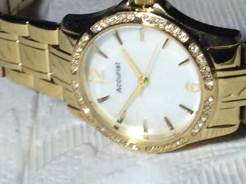 Designer Accurist ladies gold bracelet watch Size ONE SIZE - 6 Thumbnail