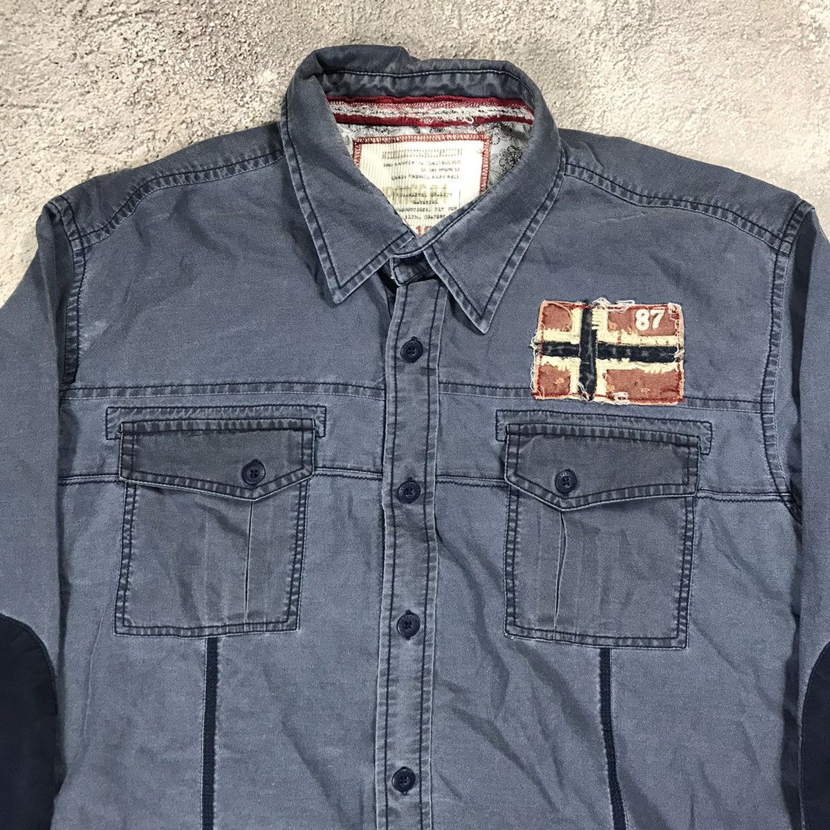 Vintage Vintage Napapijri Shirt Elbow Patch Workwear Streetwear XL Size US XL / EU 56 / 4 - 2 Thumbnail