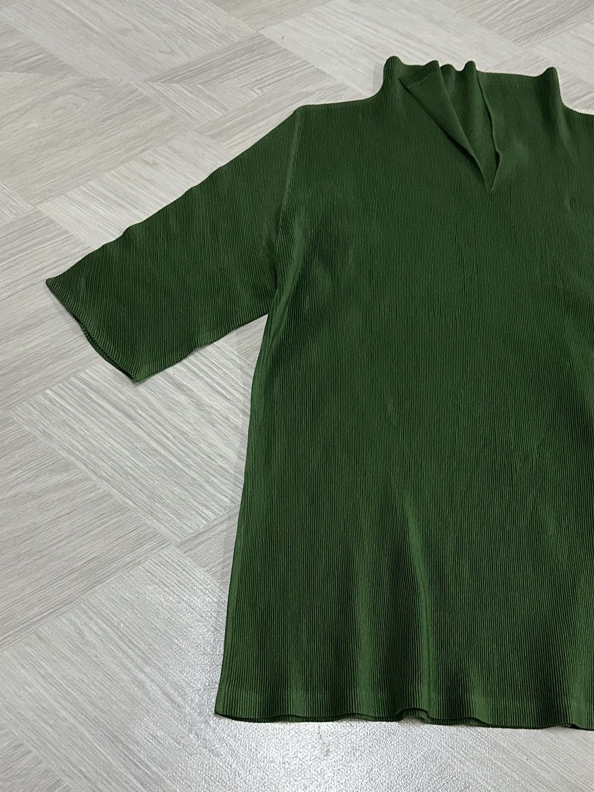Pleats Please Issey Miyake Pleats Please Issey Miyake Forest Green Polo Style Shirt Size US M / EU 48-50 / 2 - 12 Thumbnail