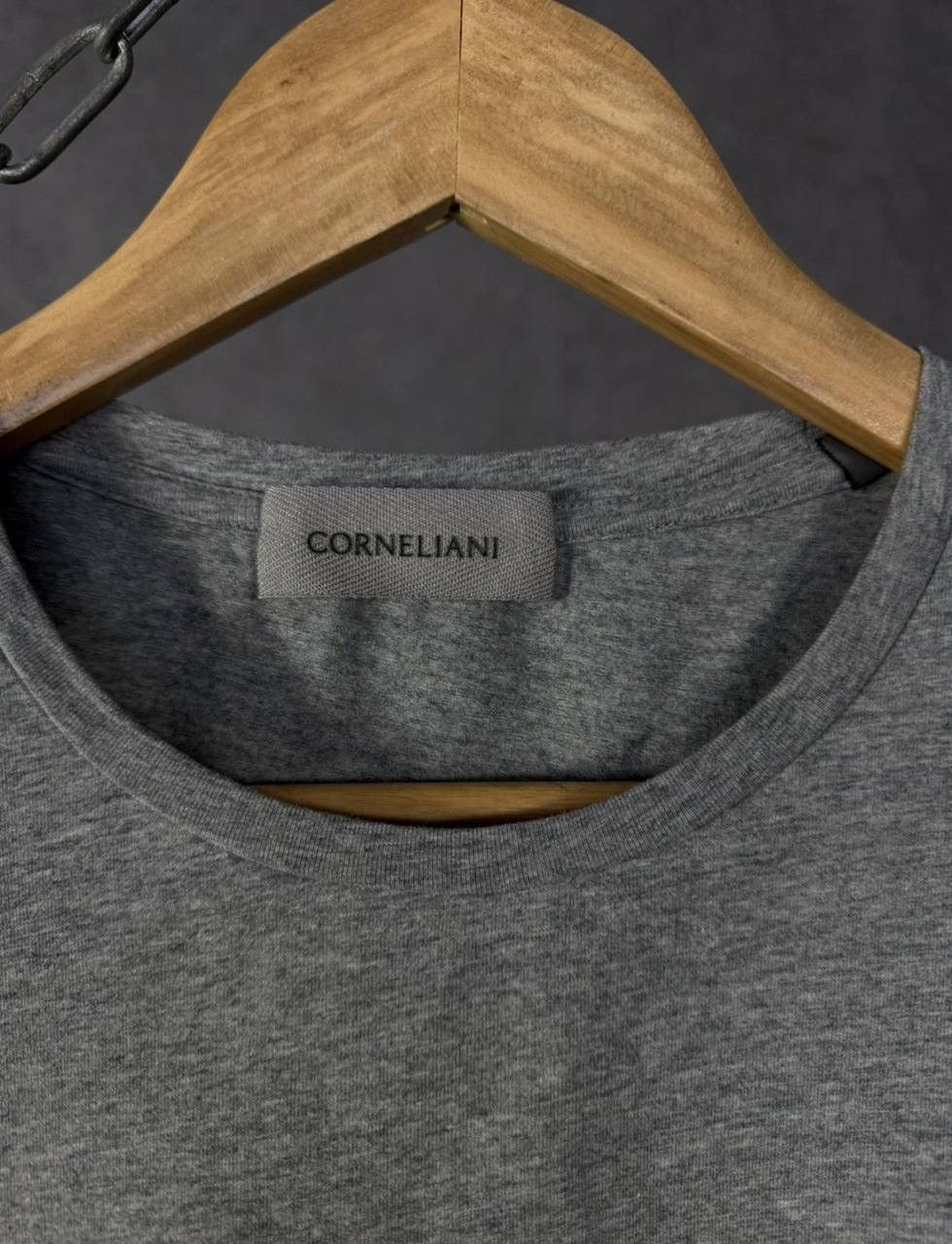 Corneliani Corneliani luxury designer center logo tee Size US S / EU 44-46 / 1 - 4 Thumbnail