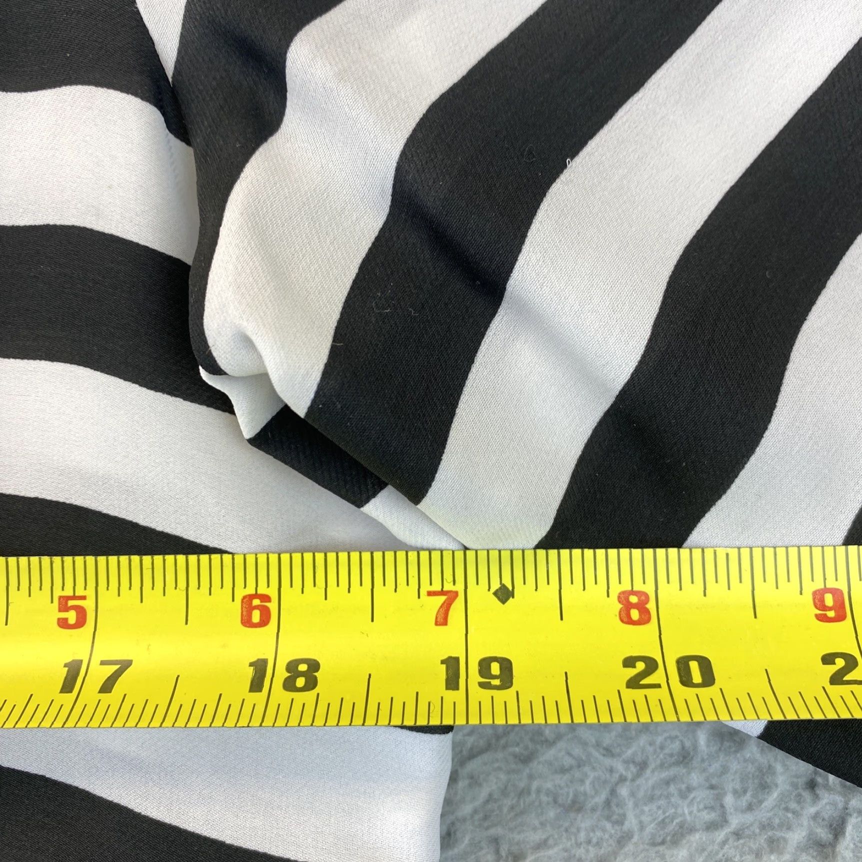 Banana Republic Banana Republic Shirt Women’s M Blouse Black Striped Light Weight Tunic /74-23 Size M / US 6-8 / IT 42-44 - 6 Thumbnail