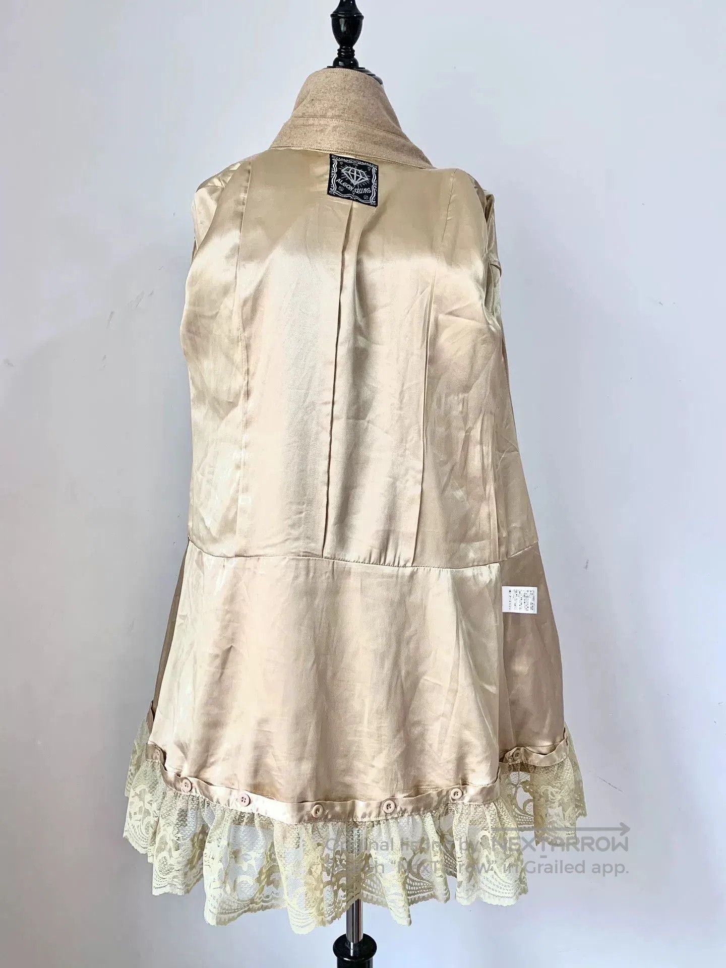 Vivienne Westwood beige ruffled coat with removable lace trim. Size XXS / US 00 / IT 34 - 9 Thumbnail