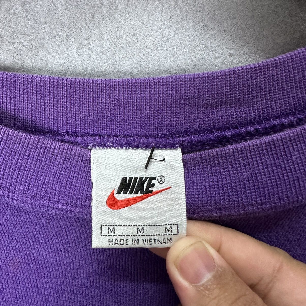Nike Vintage Nike Big Swoosh Crewneck Sweatshirt Size US M / EU 48-50 / 2 - 3 Thumbnail