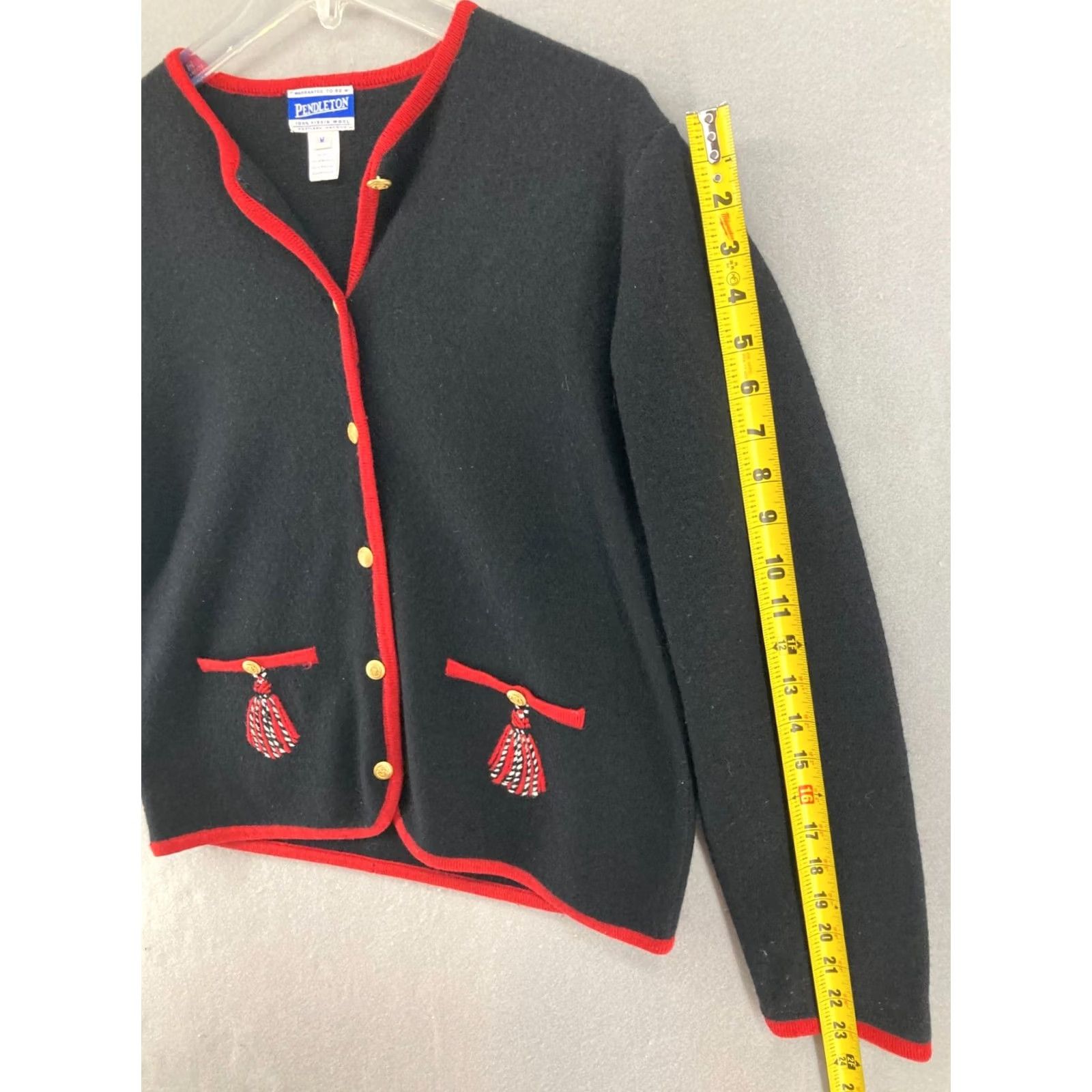 Pendleton Pendleton Sweater Cardigan Womens M Black Embroidered Wool Vintage Size M / US 6-8 / IT 42-44 - 4 Thumbnail