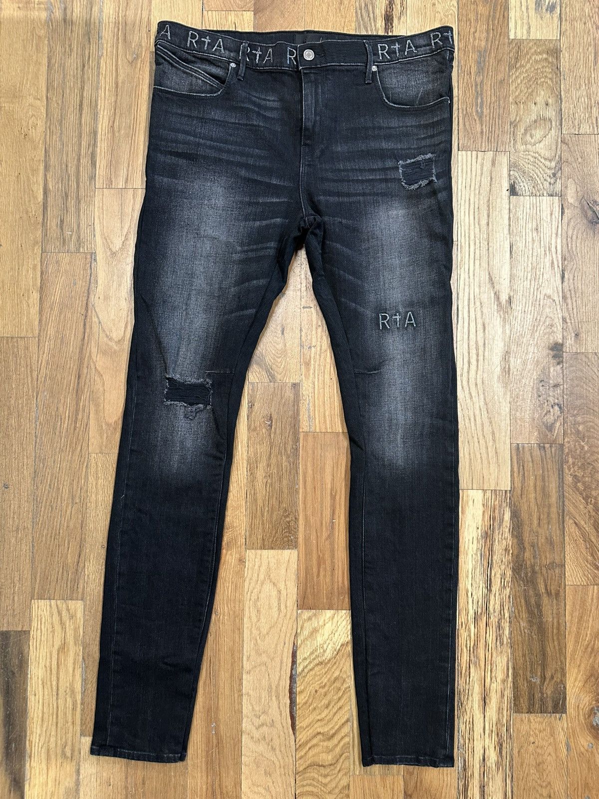 Rta Rta Silver Spell Knee Rip Faded Black Denim Jeans Size 36 Size US 36 / EU 52 - 1 Thumbnail