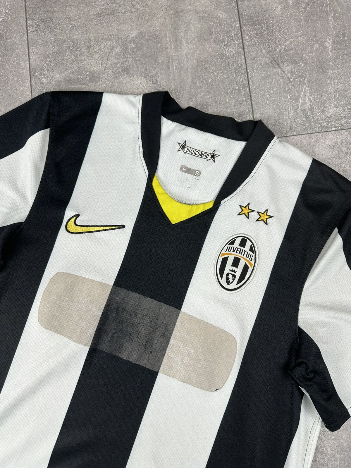 Nike Nike Juventus 2009/10 Home Soccer Football Jersey Size US S / EU 44-46 / 1 - 2 Thumbnail