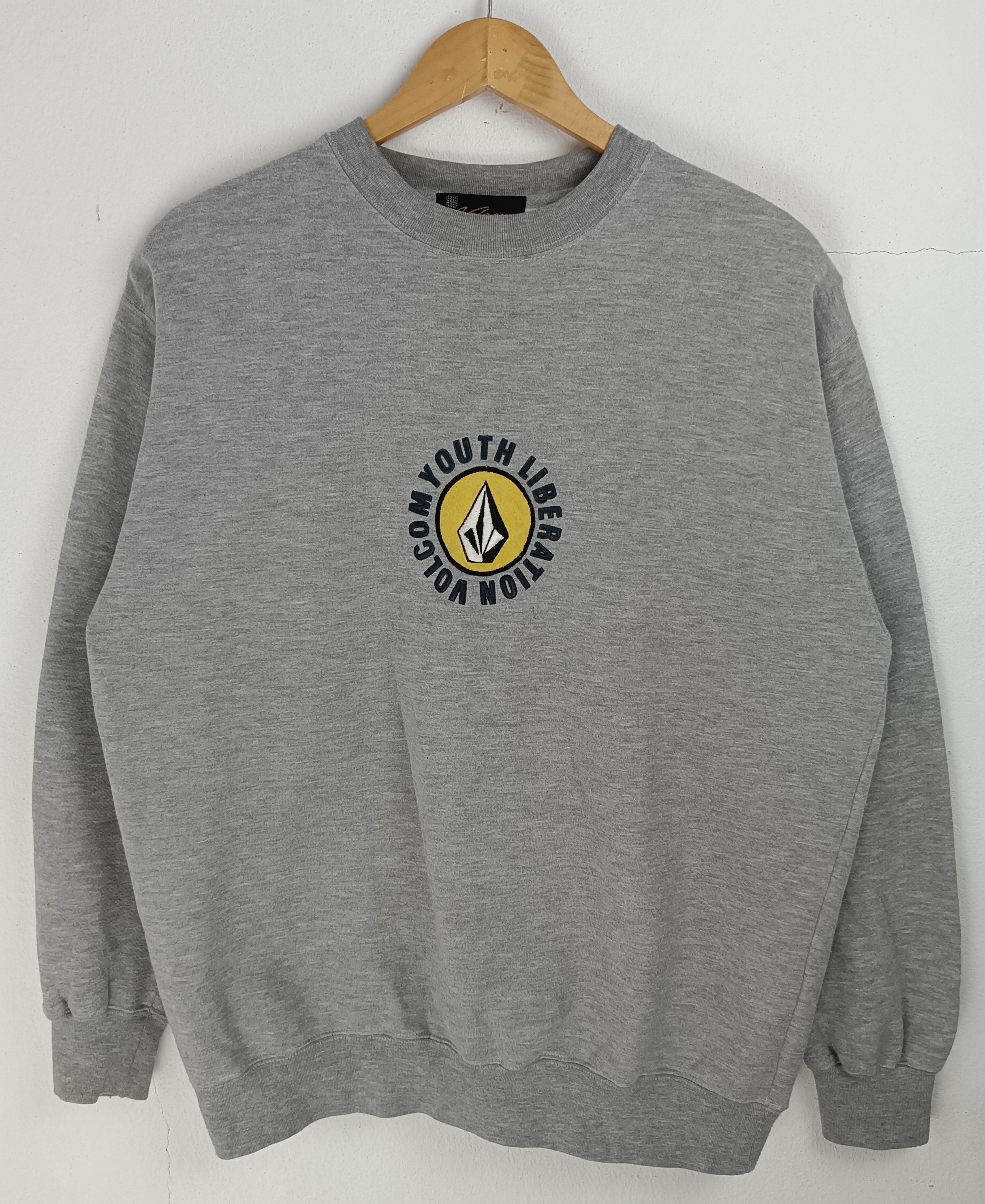 Vintage VINTAGE 90'S VOLCOM YOUTH LIBERATION LOGO SKATE PUNK GRUNGE Size US L / EU 52-54 / 3 - 3 Thumbnail