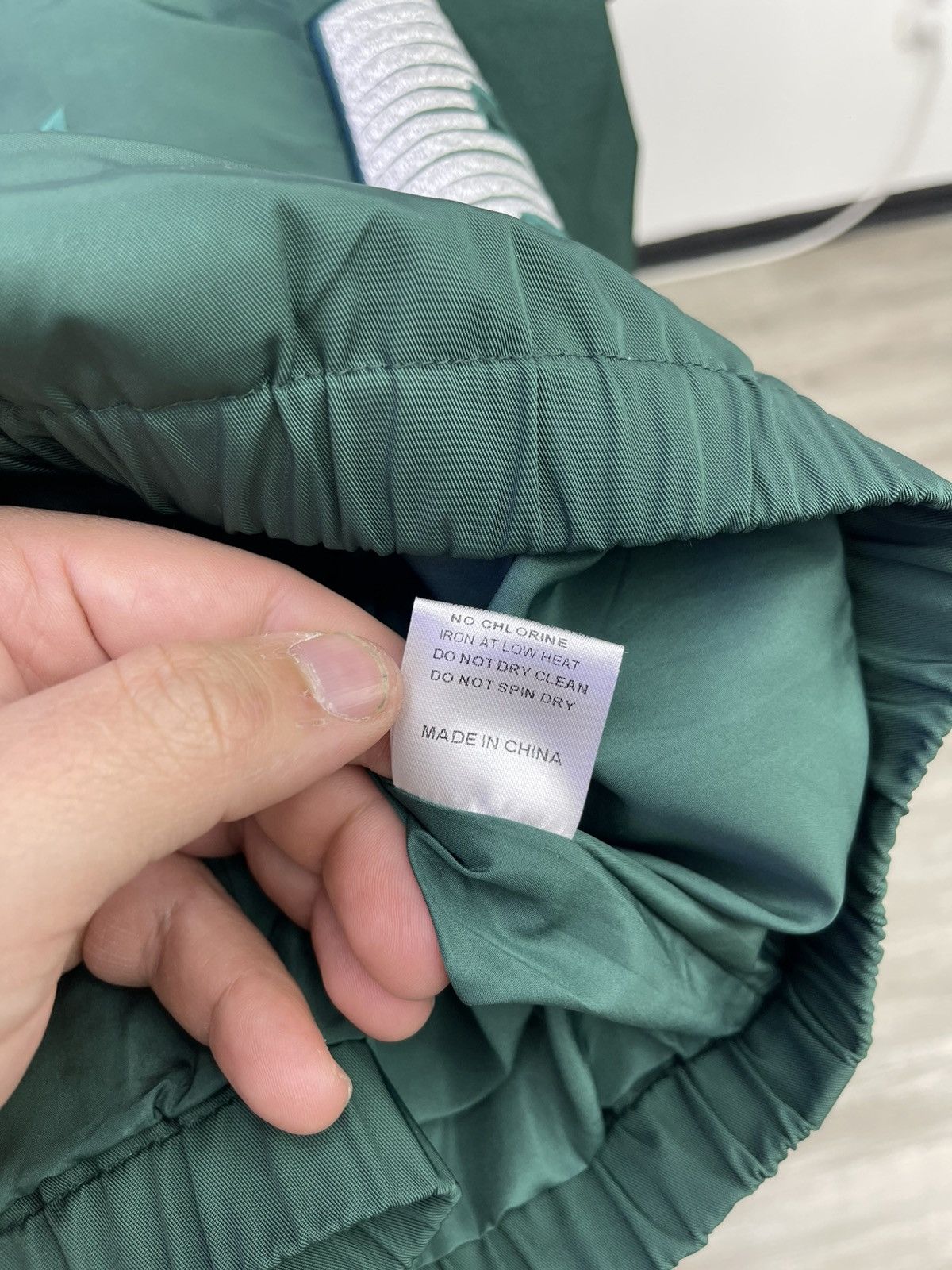 Vale Vale lives zip up Astro pine green Size US M / EU 48-50 / 2 - 5 Thumbnail