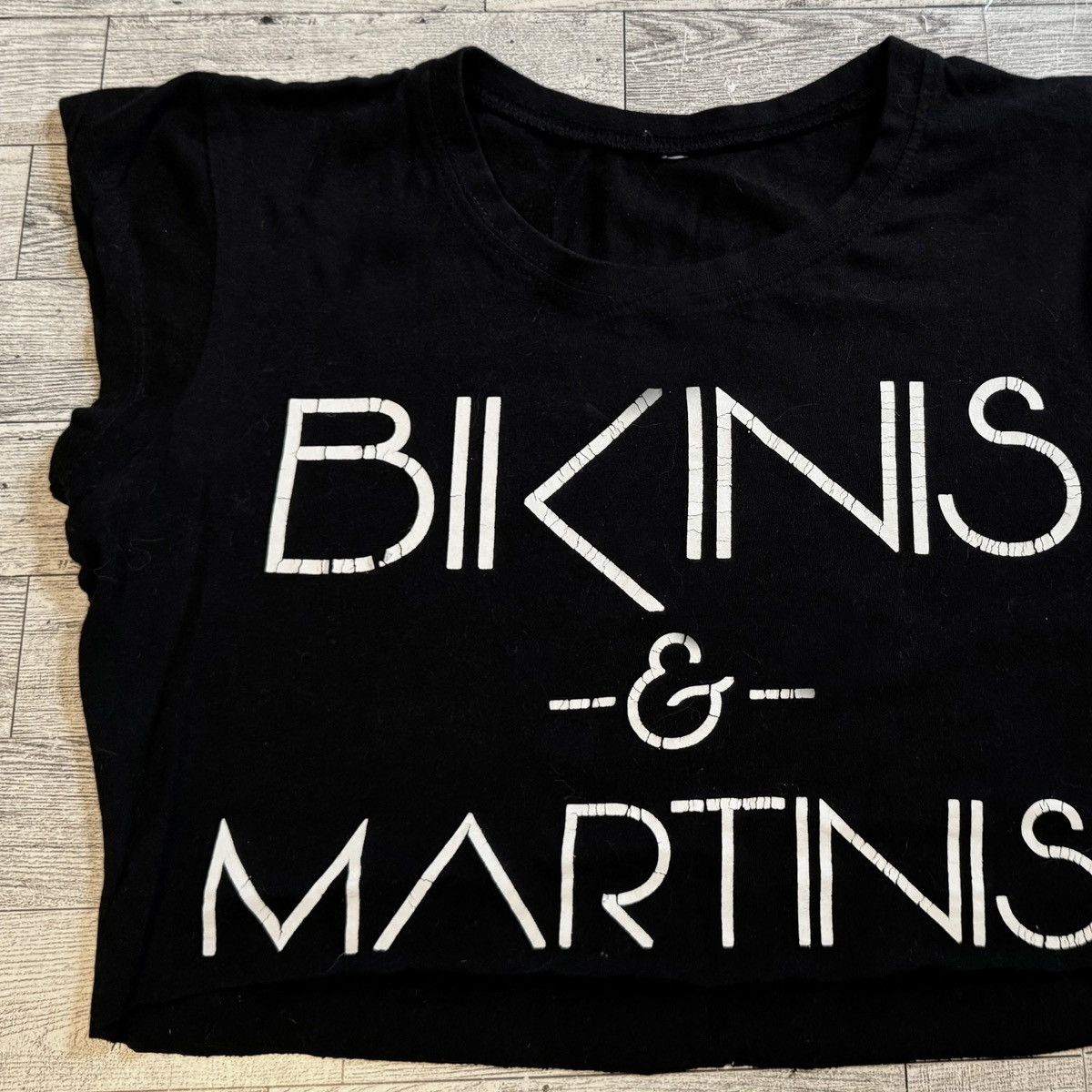 Vintage Bikinis & Martini, Retro, Raw Hem, Cropped Baby Tee Size ONE SIZE - 7 Thumbnail