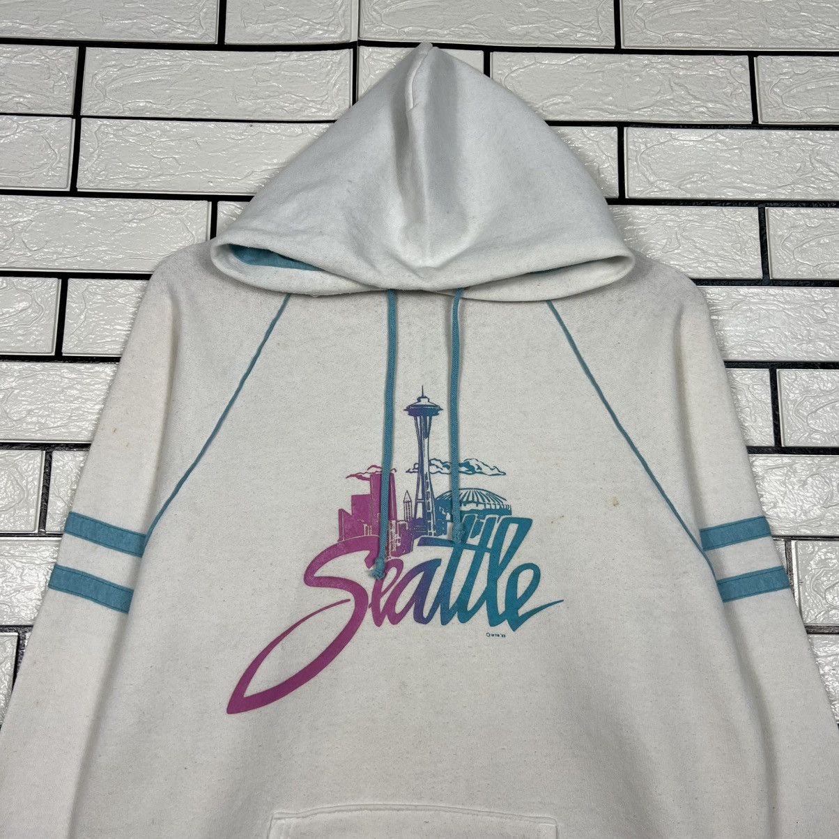 Vintage 1982 SEATTLE Future City Graphic Pullover Hoodies #3987-C181 Size US L / EU 52-54 / 3 - 2 Thumbnail