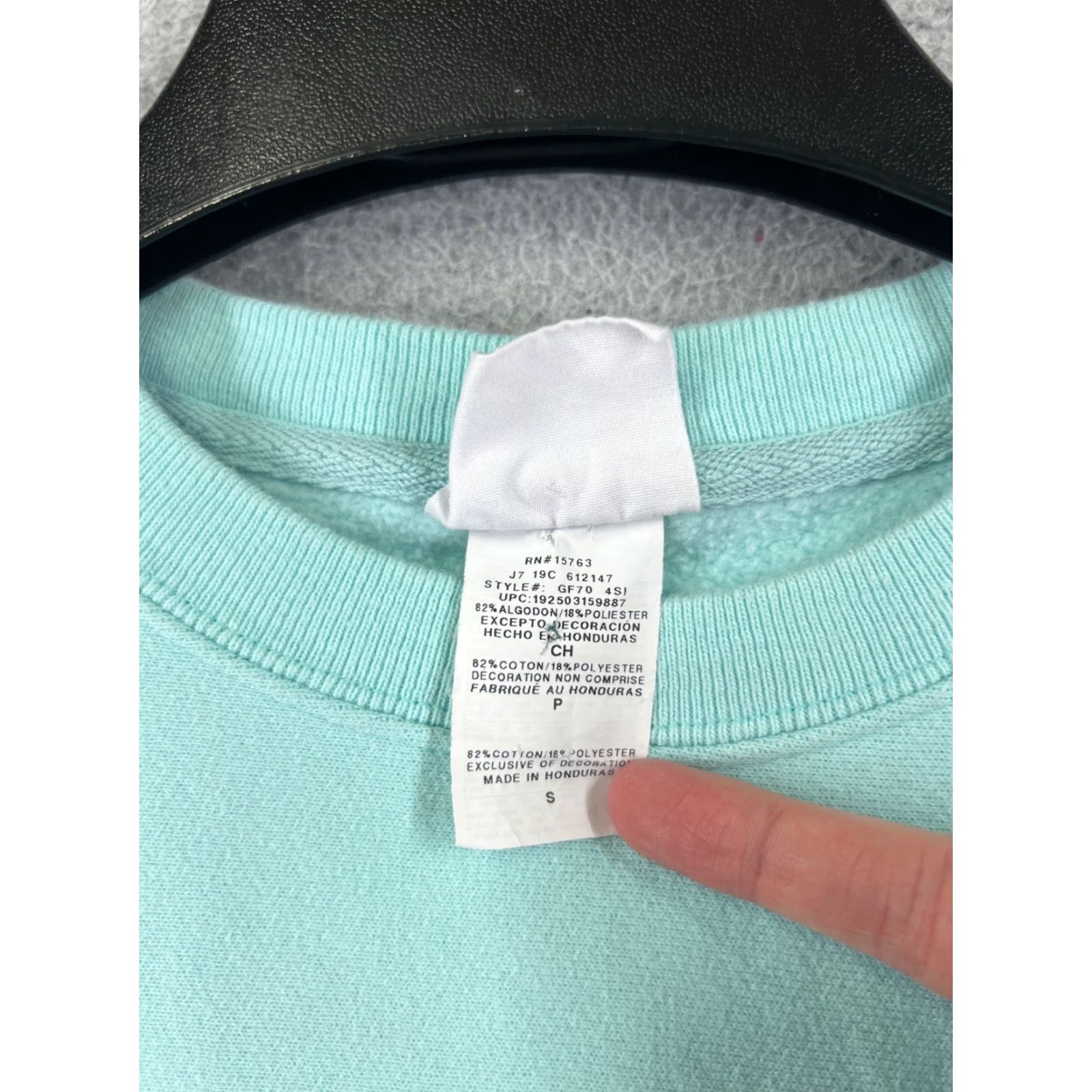 Champion VINTAGE Champion Sweater Womens Small Green Reverse Weave Crew Neck Stains Cotton Blend Jersey Logo Pullover Sports 90s Womens Size S / US 4 / IT 40 - 7 Thumbnail