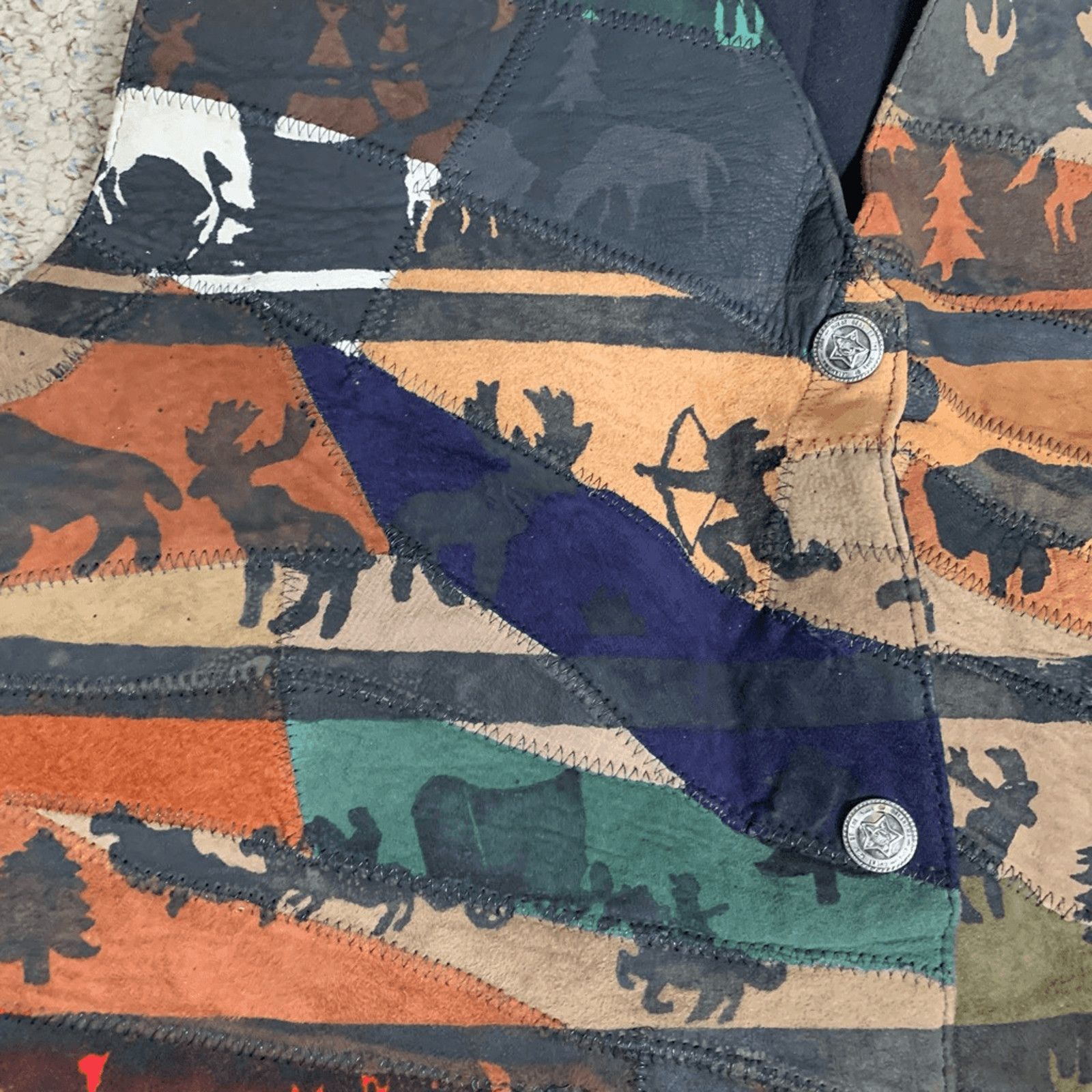 Vintage Vintage Genuine Leather Western Patchwork Wildlife Vest Size S / US 4 / IT 40 - 3 Thumbnail