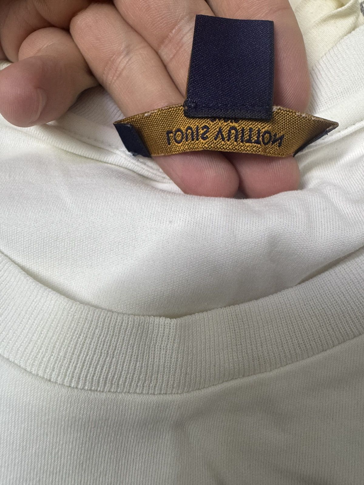 Louis Vuitton Louis Vuitton Vintage Worn T-Shirts Size M / US 6-8 / IT 42-44 - 16 Thumbnail