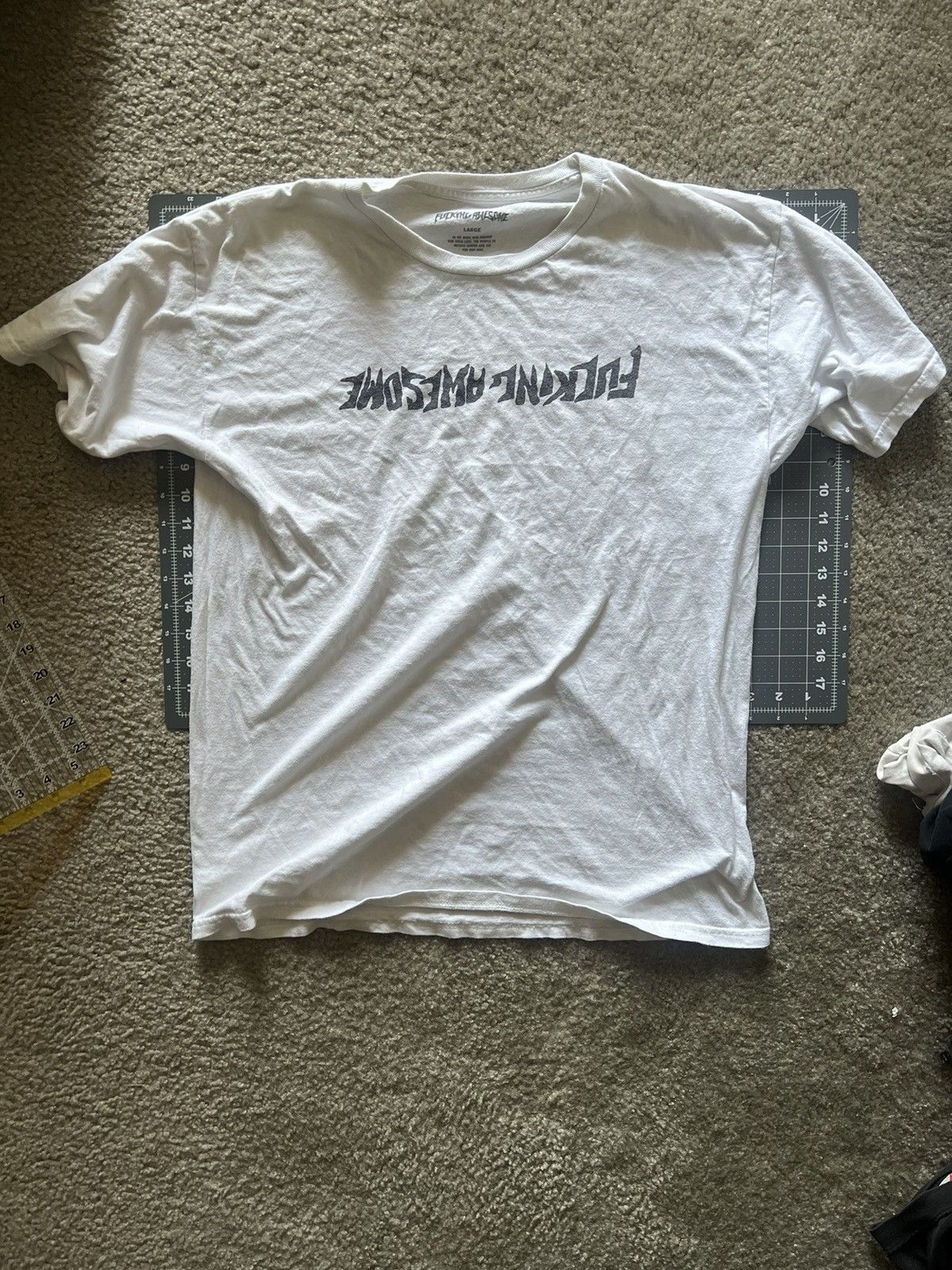 Fucking Awesome Fucking awesome upside down logo tshirt Size US L / EU 52-54 / 3 - 1 Thumbnail