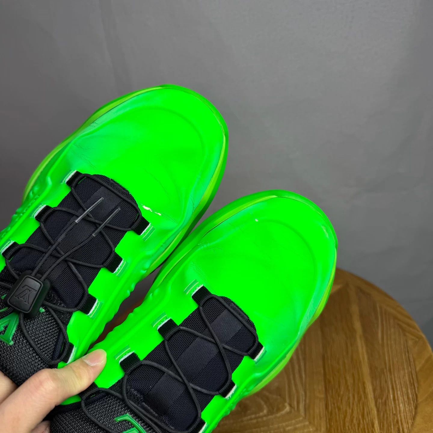 Louis Vuitton Louis Vuitton LV Millenium Fluorescent Green Sneakers 40 Size US 7 / EU 40 - 7 Thumbnail
