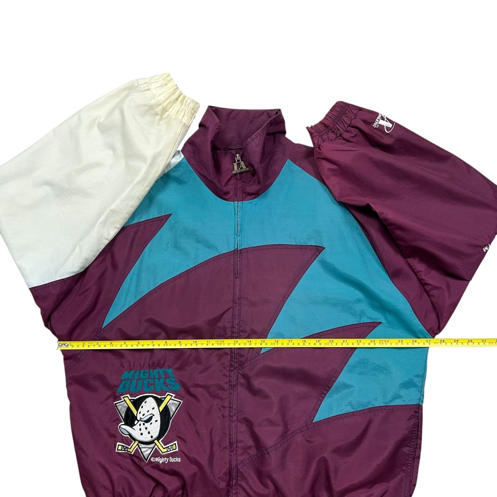 NHL 90s MIGHTY DUCKS LOGO ATHLETIC SHARKTOOTH WINDBREAKER JACKET Size US L / EU 52-54 / 3 - 15 Thumbnail