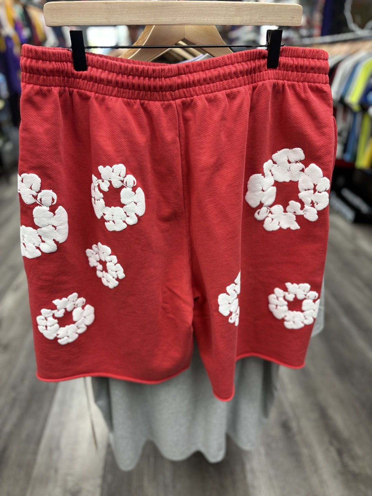 DENIM TEARS Cotton Wreath Shorts Red XXL Size US 38 / EU 54 - 2 Thumbnail