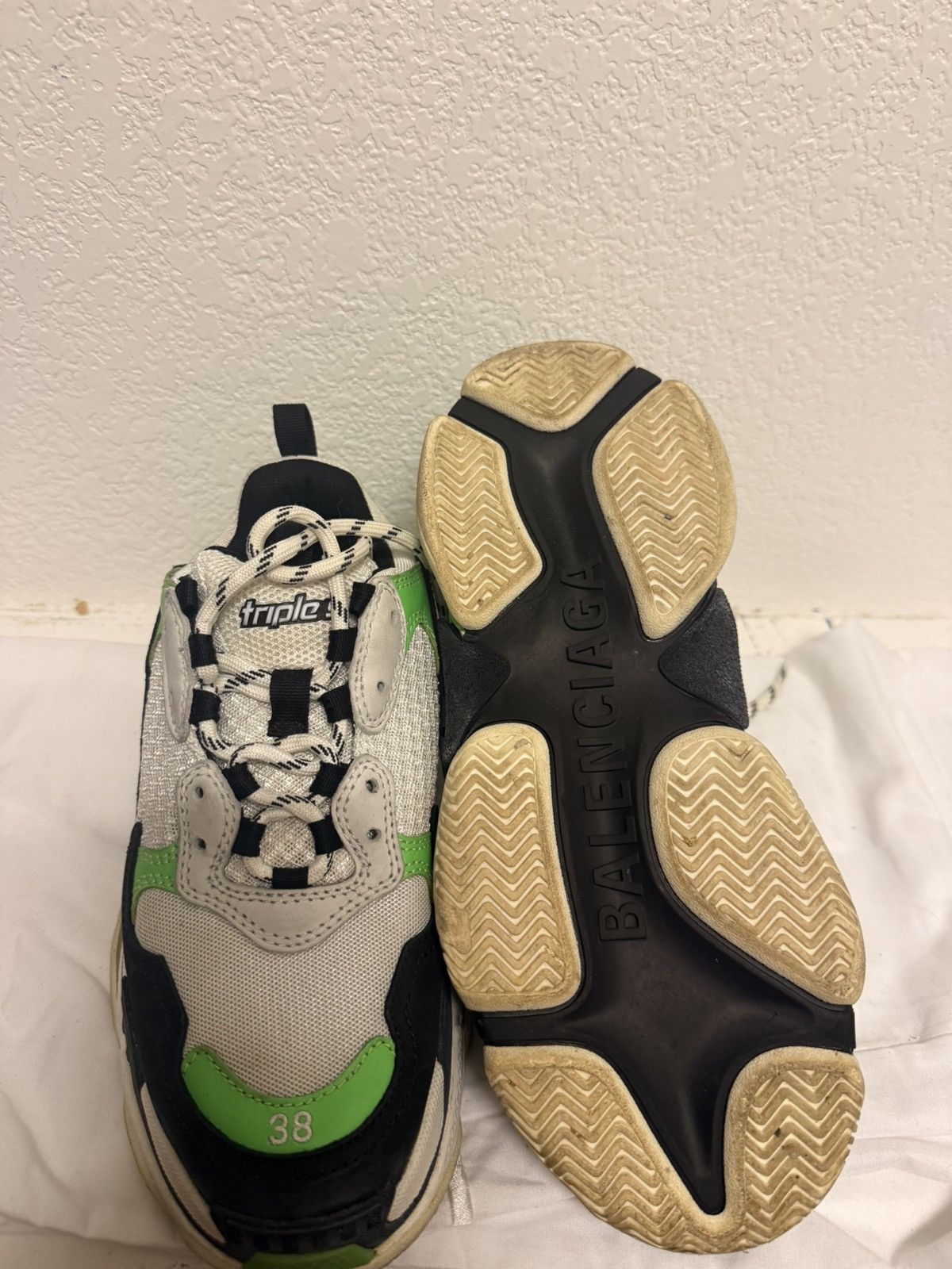 Balenciaga Balenciaga Triple S Chunky Sole Sneaker - Green/White/Black Size US 8 / IT 38 - 13 Thumbnail