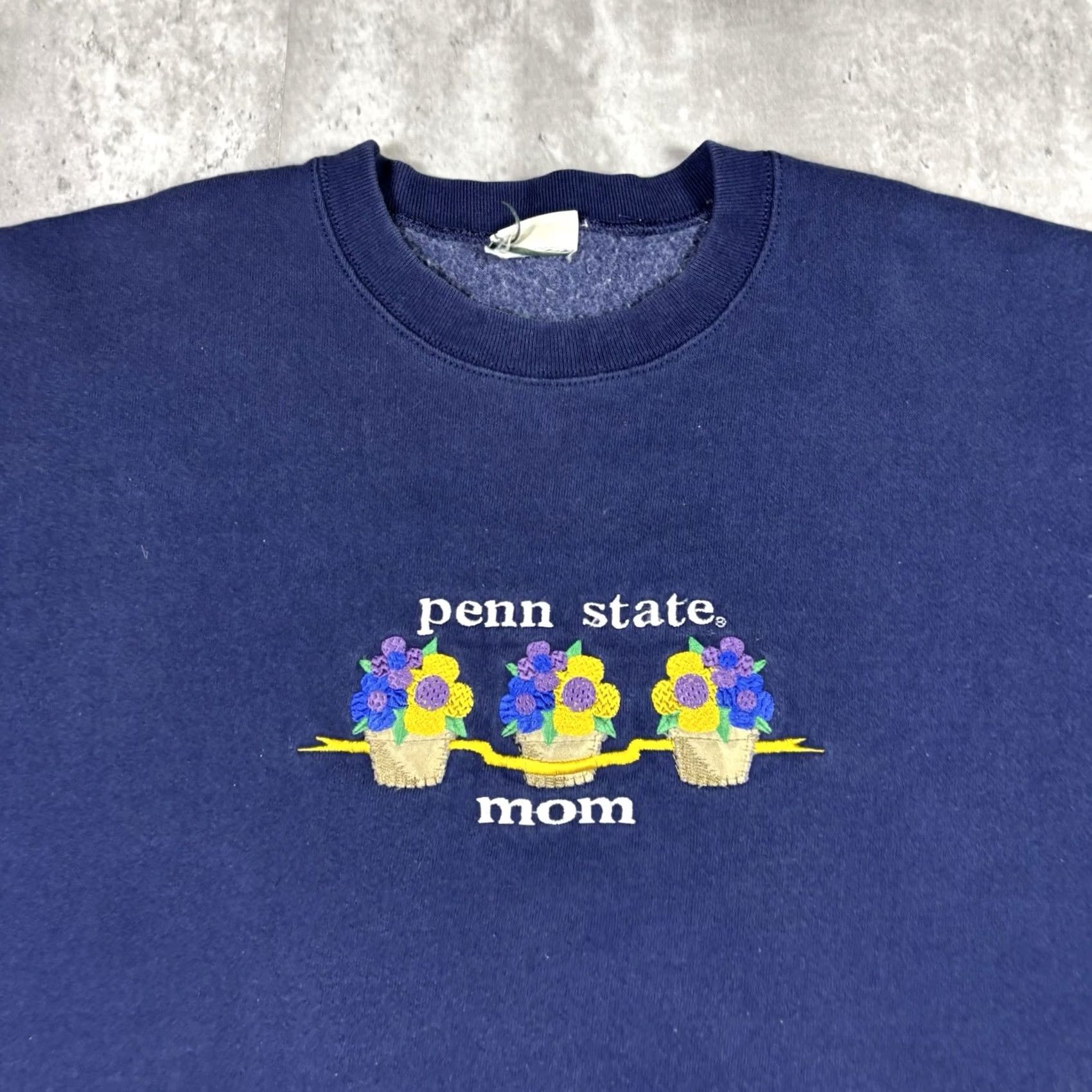 Penn VINTAGE Penn State Mom Embroidered Flower Logo Sweatshirt Womens XL Blue Size XL / US 12-14 / IT 48-50 - 3 Thumbnail