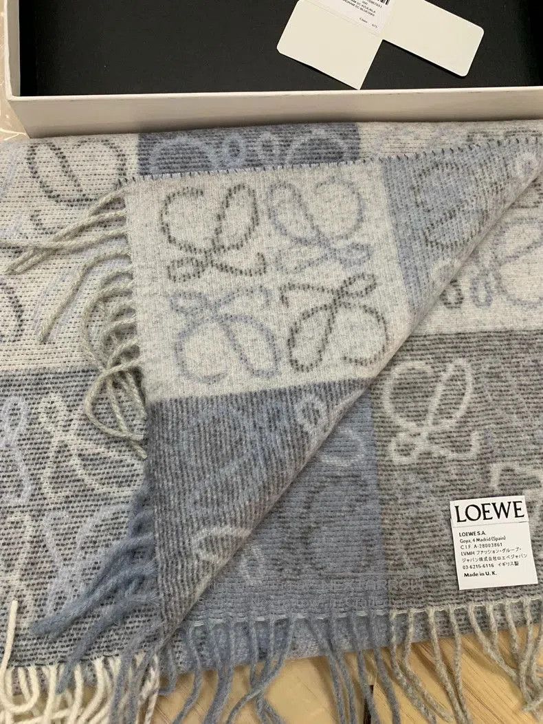 Loewe LOEWE Anagram Checkerboard Wool Scarf. Size ONE SIZE - 8 Thumbnail