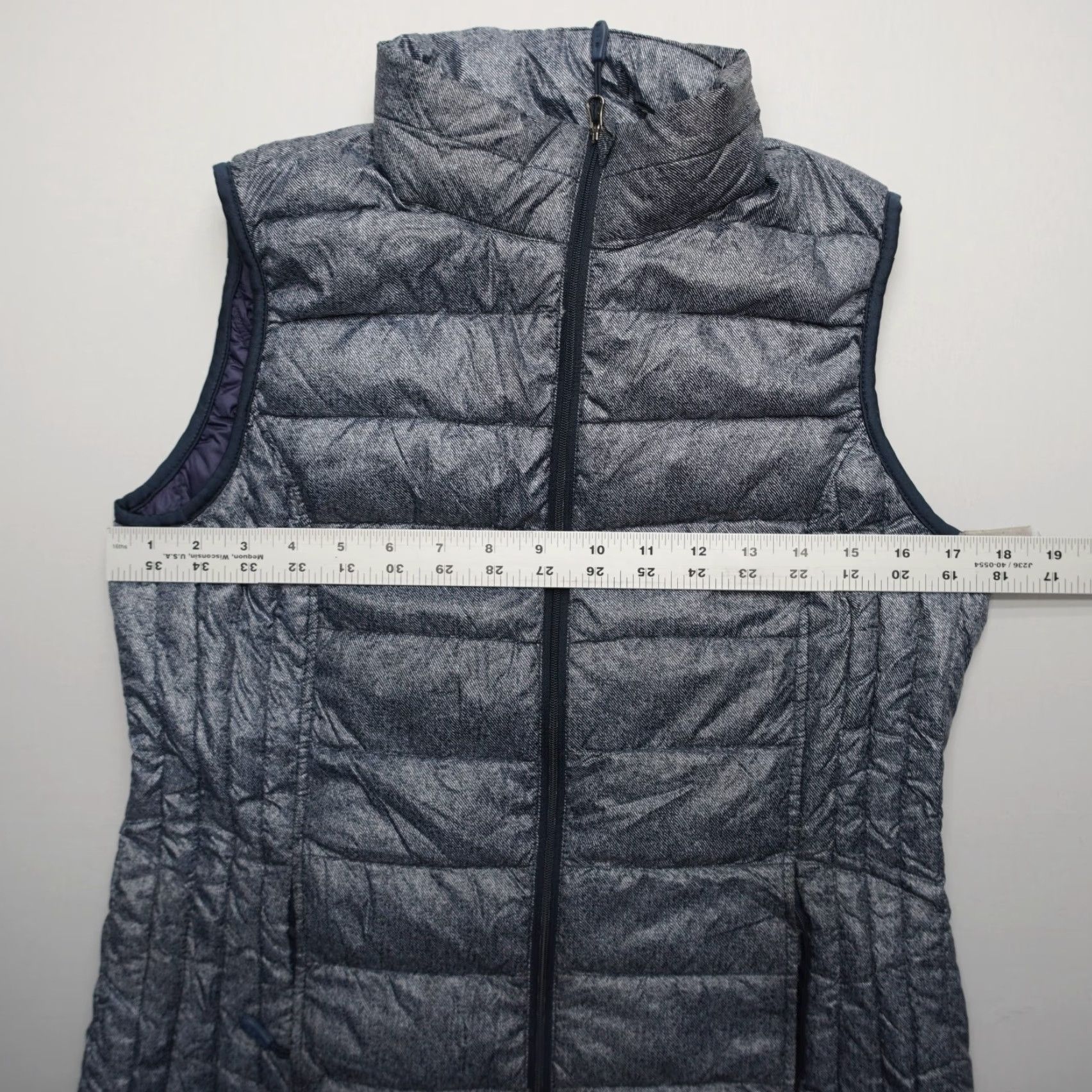 Vintage 32 Degrees Down Puffer Vest Womens Small Gray Zip Insulated Lightweight Outdoor Vest - No Sleeves Mid-Length #Hiking #Travel Mens Womens Girls Boys Size S / US 4 / IT 40 - 7 Thumbnail