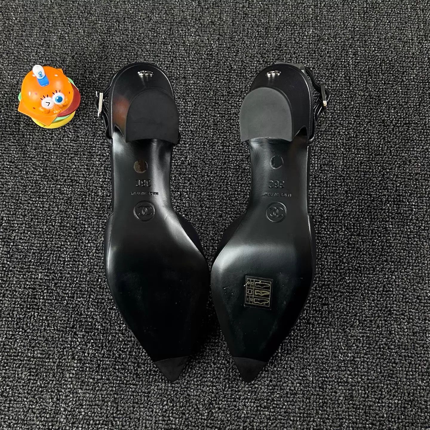 Chanel Chanel Women's New Black Pointed Toe Bow Pumps 36 Size US 5.5 / IT 35.5 - 6 Thumbnail