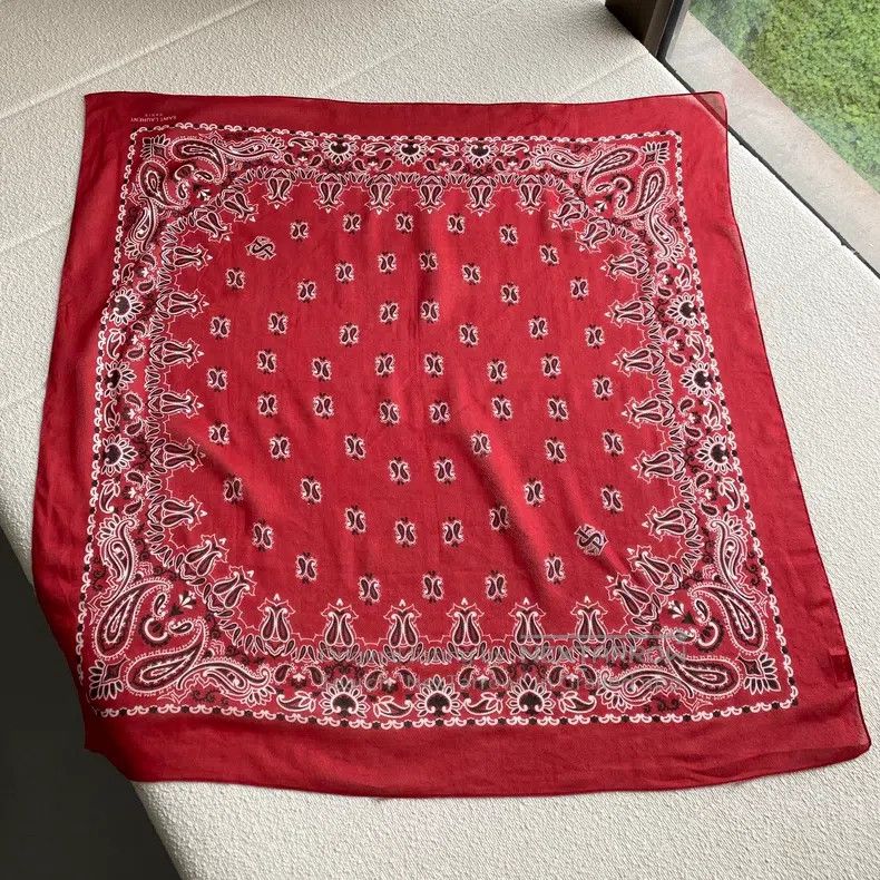 Saint Laurent Paris Saint Laurent Paris Red Paisley patterned square scarf Size ONE SIZE - 1 Thumbnail
