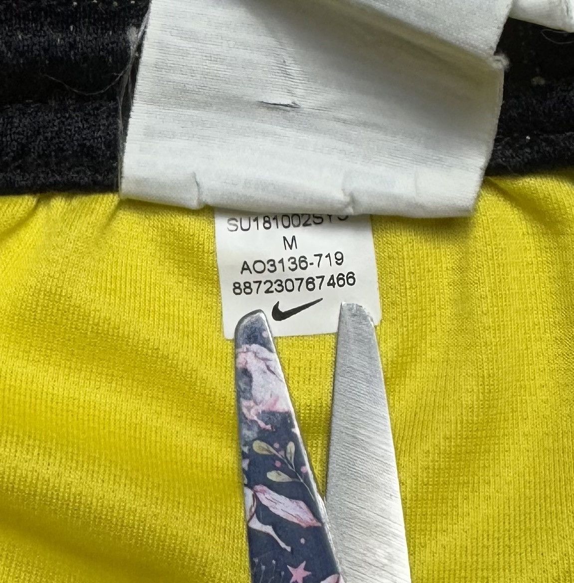 Nike Nike England 2018 2019 Goalkeeper Football Soccer Shorts Size US 32 / EU 48 - 10 Thumbnail