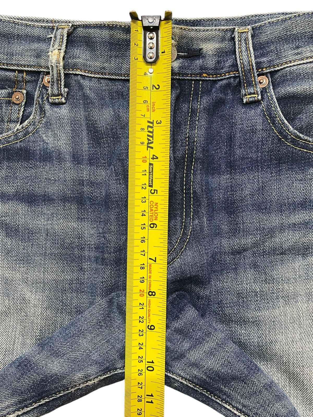 Uniqlo Vintage Japanese Uniqlo Blue Faded Wash Whisker Style Jeans Size US 31 - 14 Thumbnail