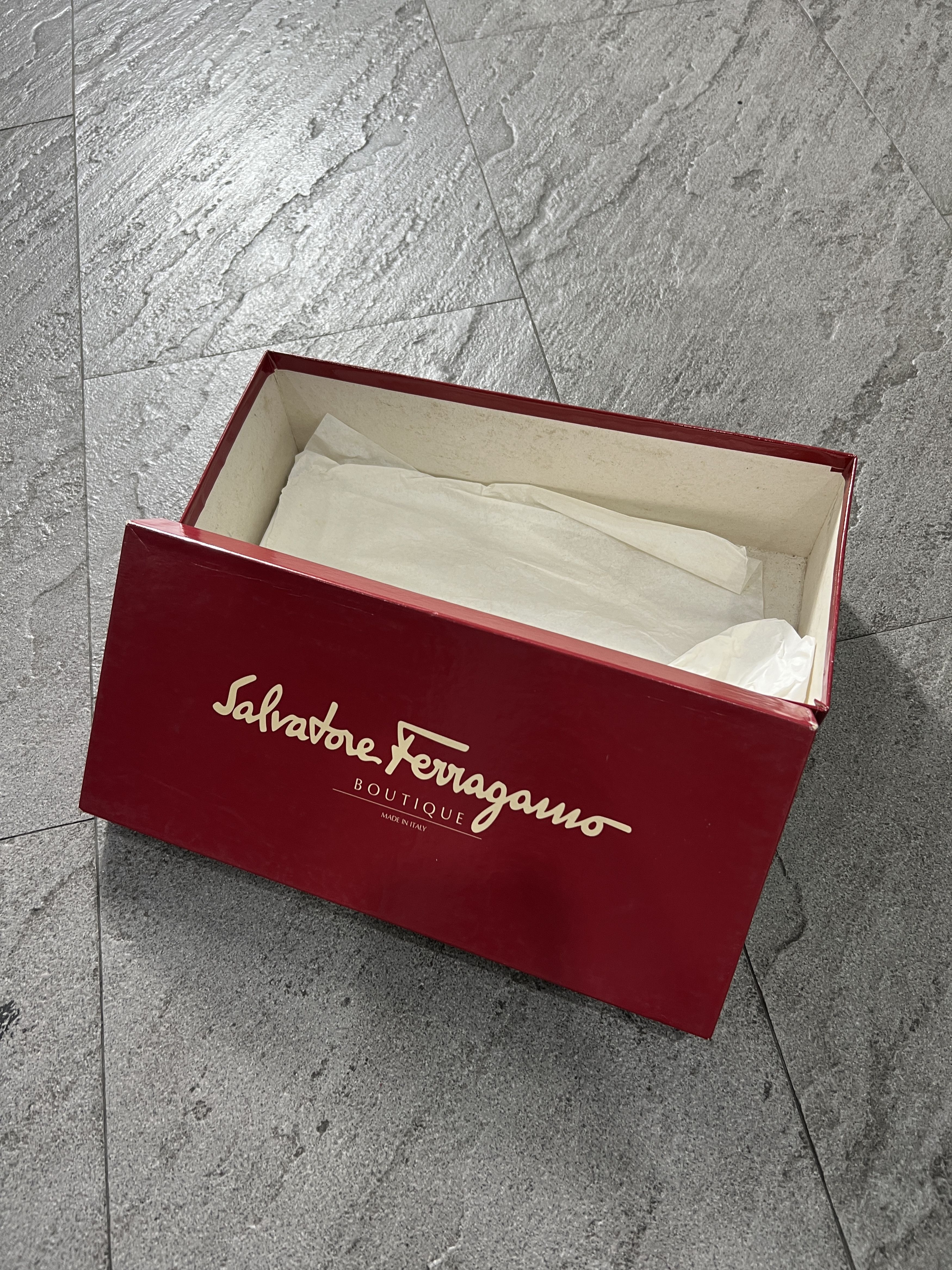 Salvatore Ferragamo Ferragamo Vara Bow Pumps Brown Leather Size 5C Size US 5 / IT 35 - 10 Thumbnail