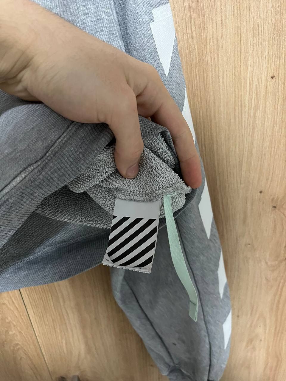 Off-White Off-White Crew Neck Cropped Sweatshirt Stripe Logo 🫆 Size S / US 4 / IT 40 - 9 Thumbnail