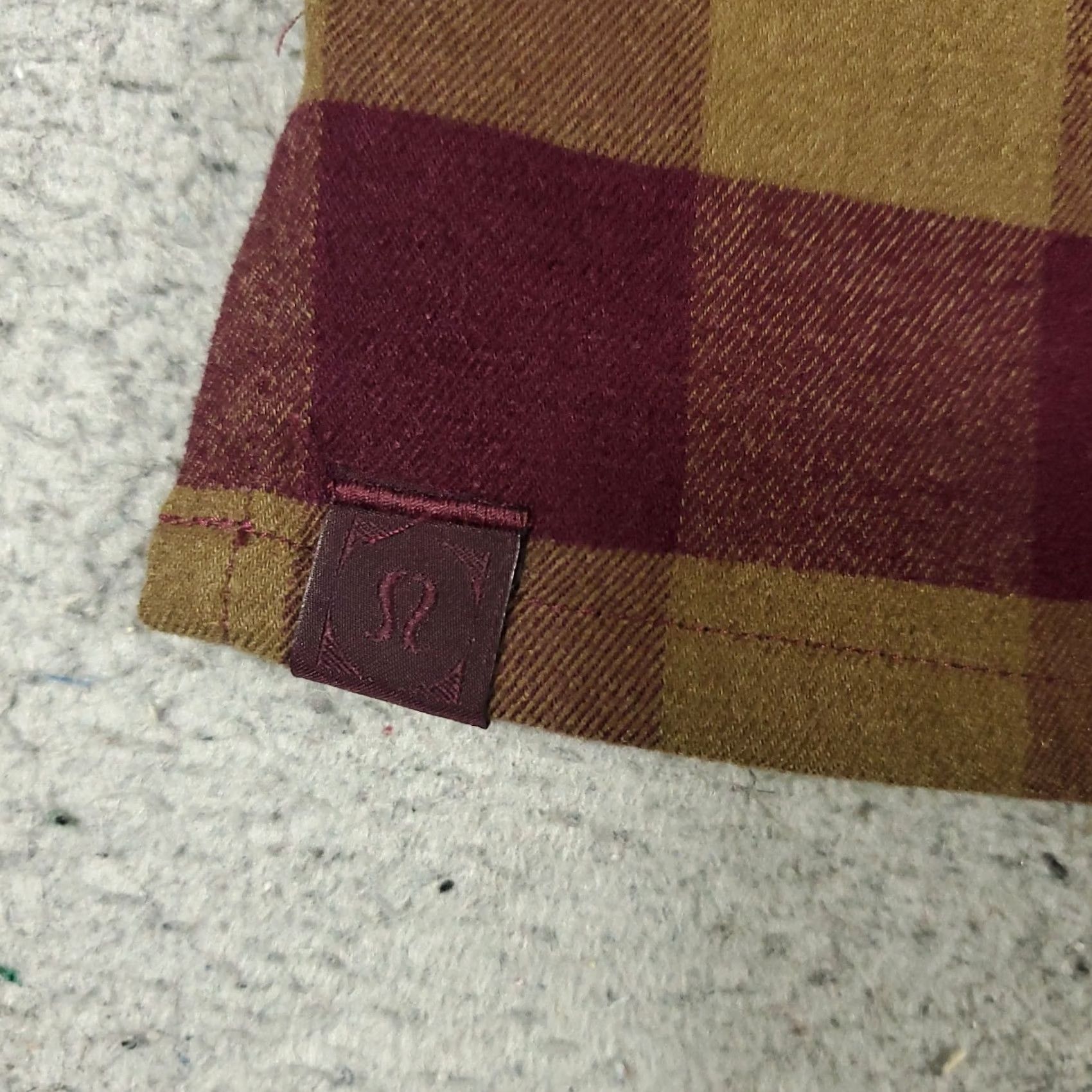 Lululemon Lululemon Shirt Mens Large Brown Burgundy Check Flannel Button Up Long Sleeve Size US L / EU 52-54 / 3 - 3 Thumbnail