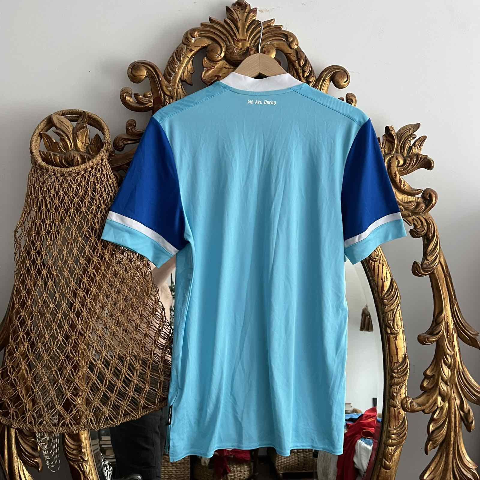 Umbro UMBRO DERBY COUNTY 2020 2021 FOOTBALL SHIRT Soccer jersey Size US L / EU 52-54 / 3 - 2 Thumbnail