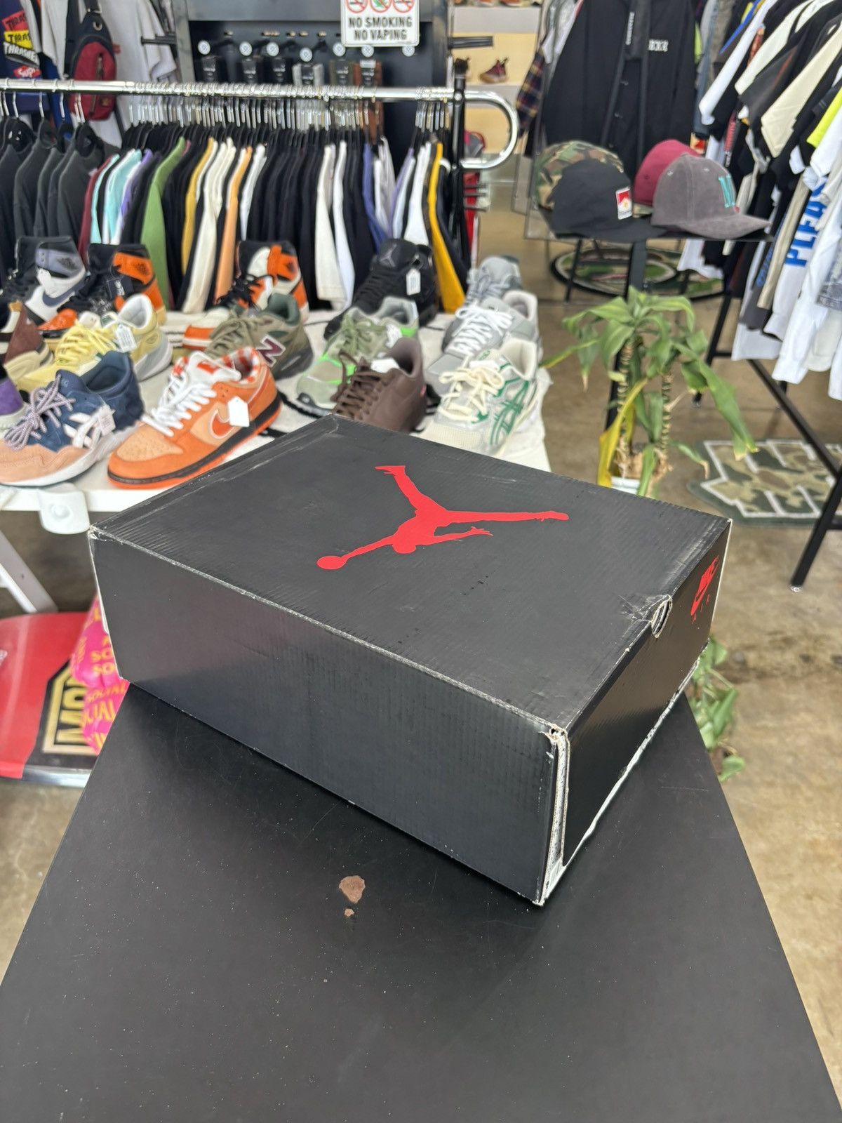 Jordan Brand Air Jordan 5 Top 3 Sz. 9.5 (2020) Size US 9.5 / EU 42-43 - 12 Thumbnail