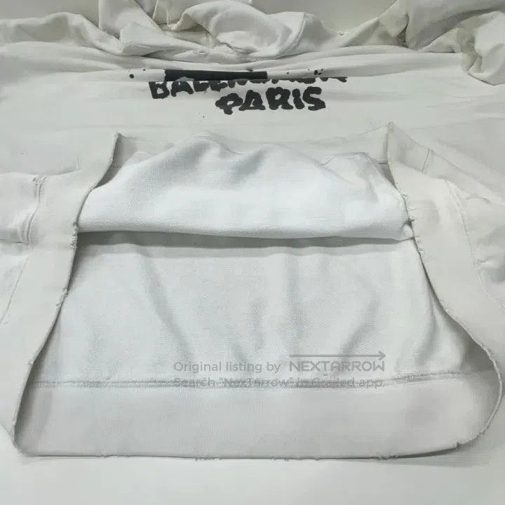 Balenciaga Balenciaga White Graphic Hoodie for Men. Size US XL / EU 56 / 4 - 4 Thumbnail