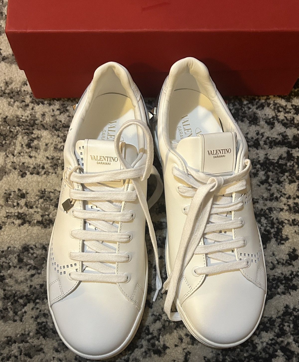 Valentino VALENTINO GARAVANI Backnet perforated leather sneakers Size US 10.5 / IT 40.5 - 6 Thumbnail
