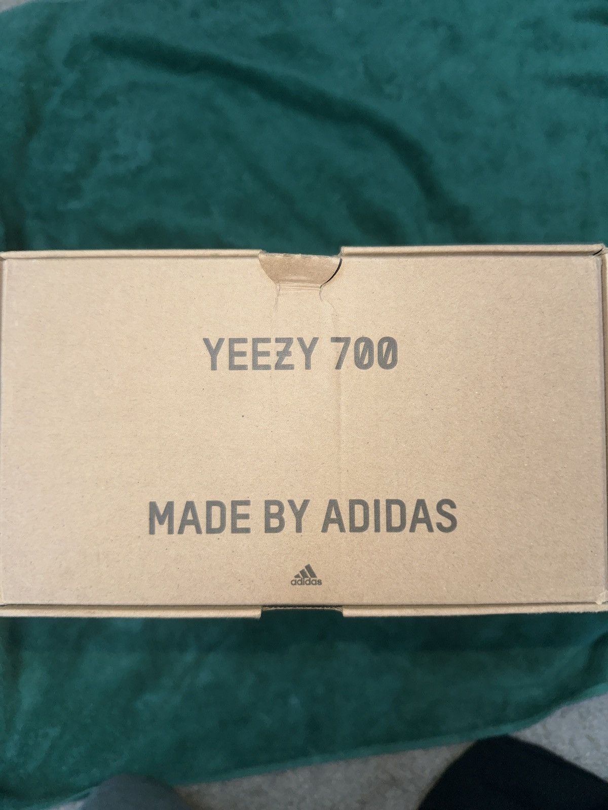 Yeezy Yeezy 700 Dark Glow VNDS 9.5 Size US 9.5 / EU 42-43 - 8 Thumbnail