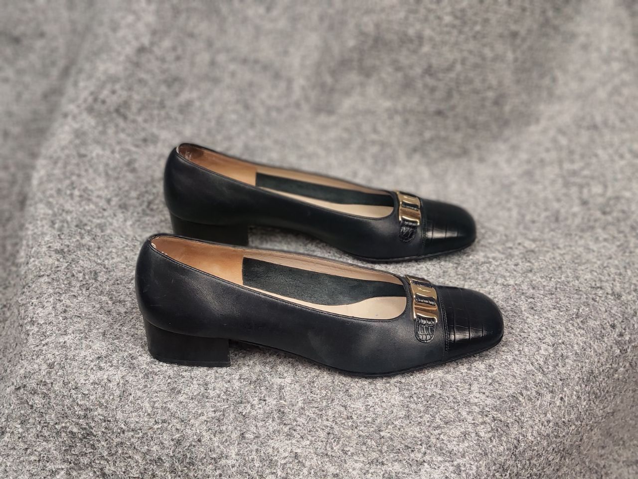 Salvatore Ferragamo Salvatore Ferragamo Vintage Pumps Heel Leather Black Shoes Size US 7.5 / IT 37.5 - 2 Thumbnail
