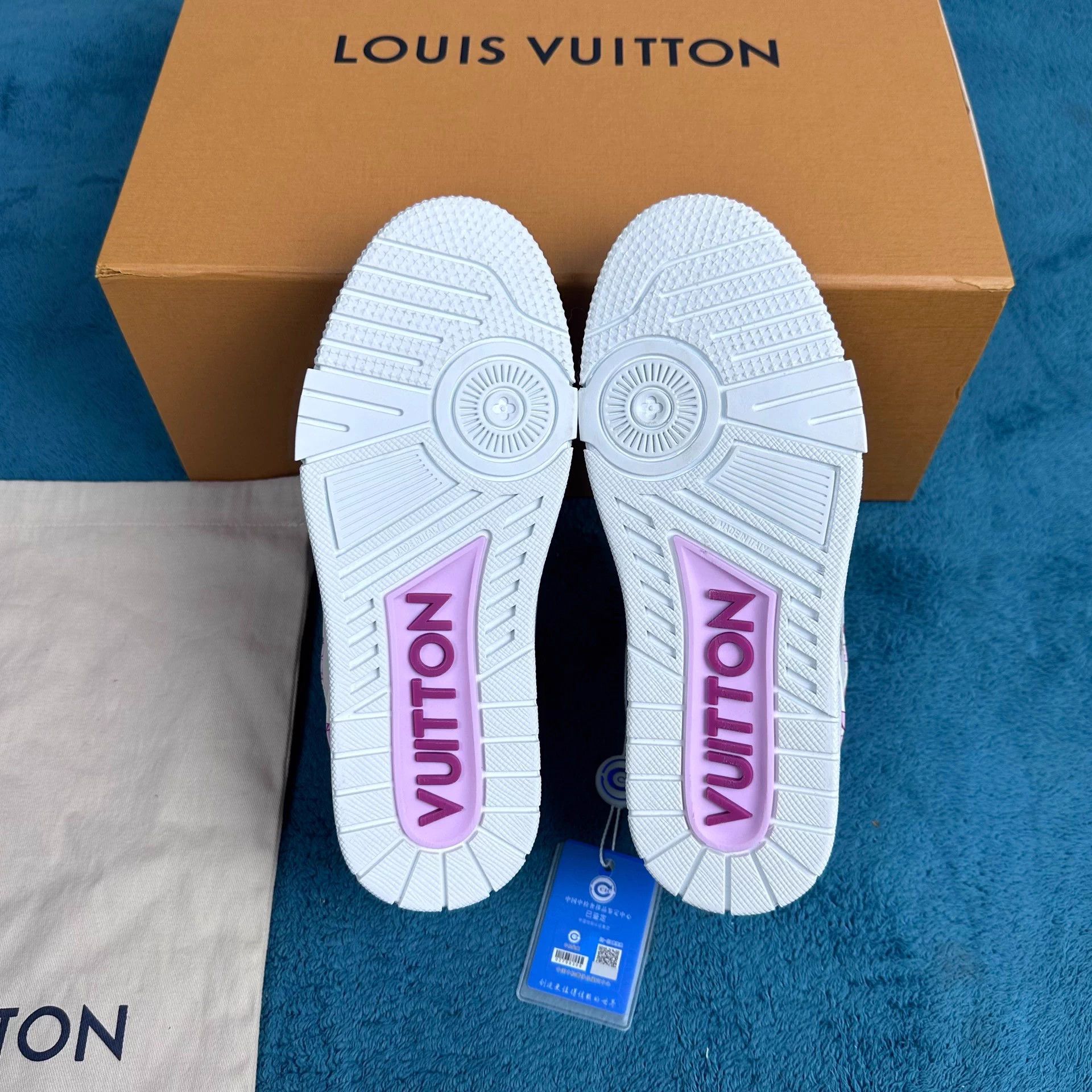 Louis Vuitton LV x Takashi Murakami Cherry Blossom Low-Top Trainer White Size US 5 / IT 35 - 5 Thumbnail