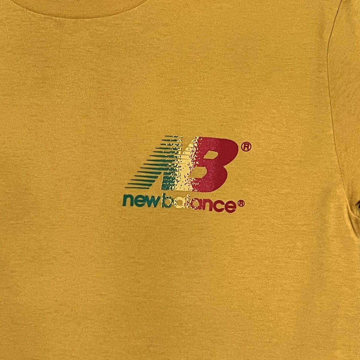 New Balance Vintage New Balance Big Logo T Shirt Size US M / EU 48-50 / 2 - 16 Thumbnail