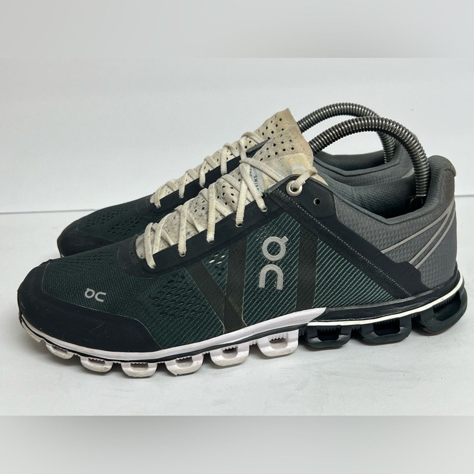 On On Running Cloudflow Women's Running Shoes Black / White 9 Size US 9 / IT 39 - 2 Thumbnail