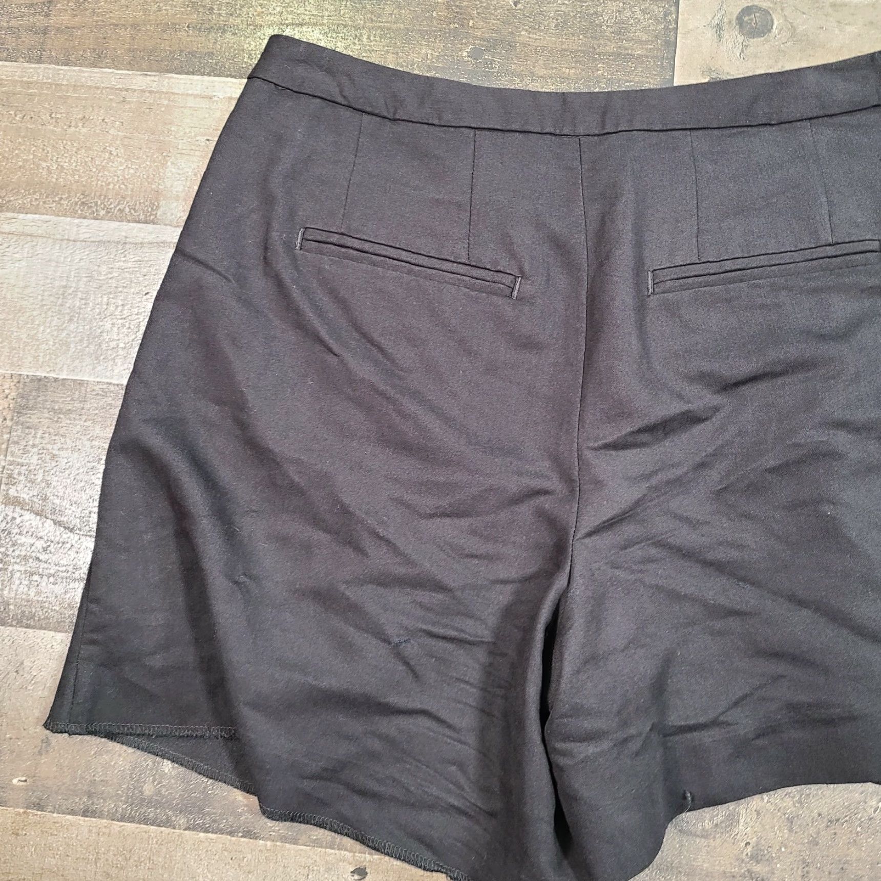 Loft Loft Shorts Women 4 Black Mom High Rise Pockets Pleated Front Zip Closure Casual Size 30" / US 8 / IT 44 - 4 Thumbnail
